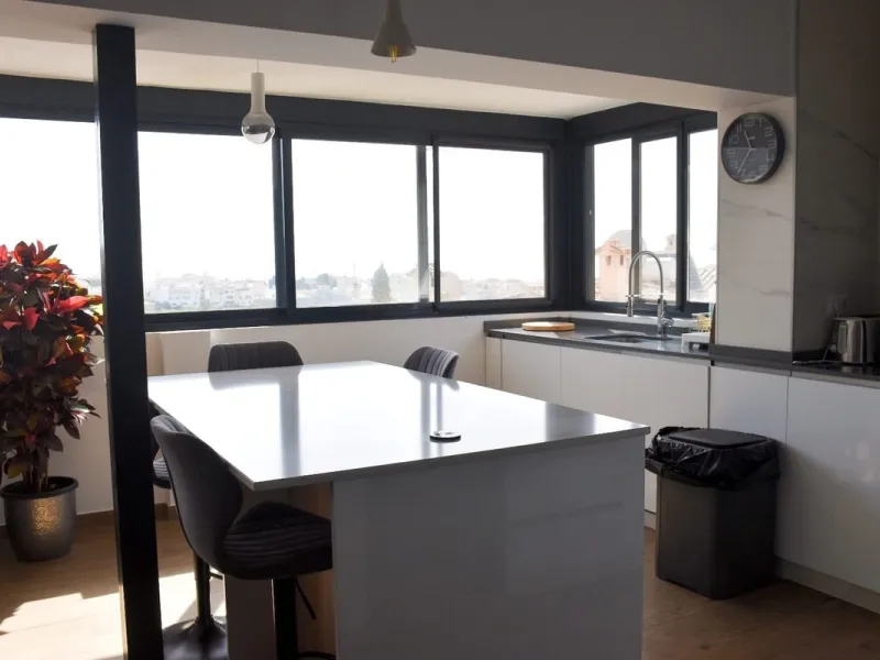 House - Detached Villa в продаже в Nerja, Málaga. В доме 3 спален и 2 ванных комнат. Площадь дома 144 м². Площадь участка 284 м²