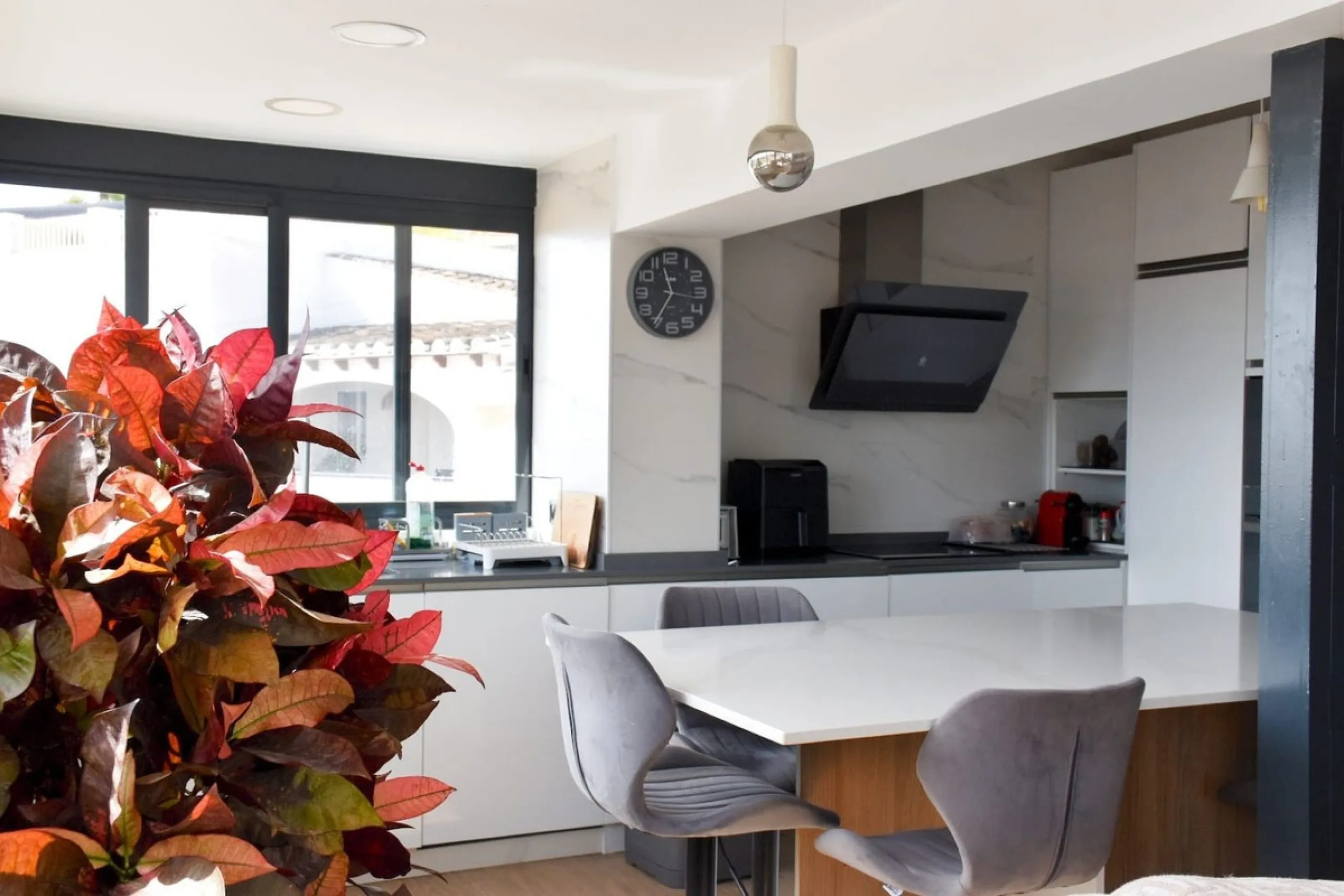 House - Detached Villa в продаже в Nerja, Málaga. В доме 3 спален и 2 ванных комнат. Площадь дома 144 м². Площадь участка 284 м²