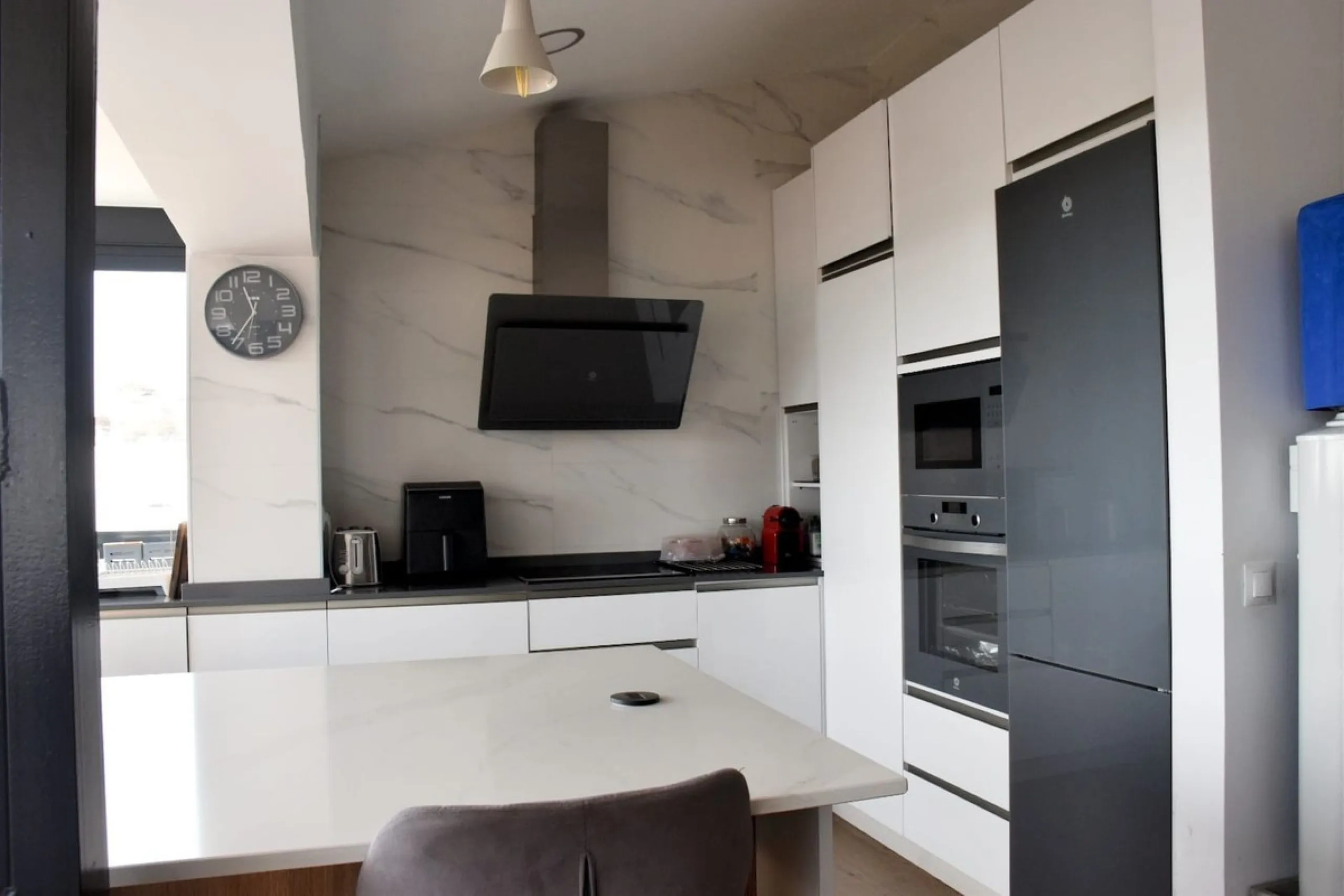 House - Detached Villa в продаже в Nerja, Málaga. В доме 3 спален и 2 ванных комнат. Площадь дома 144 м². Площадь участка 284 м²