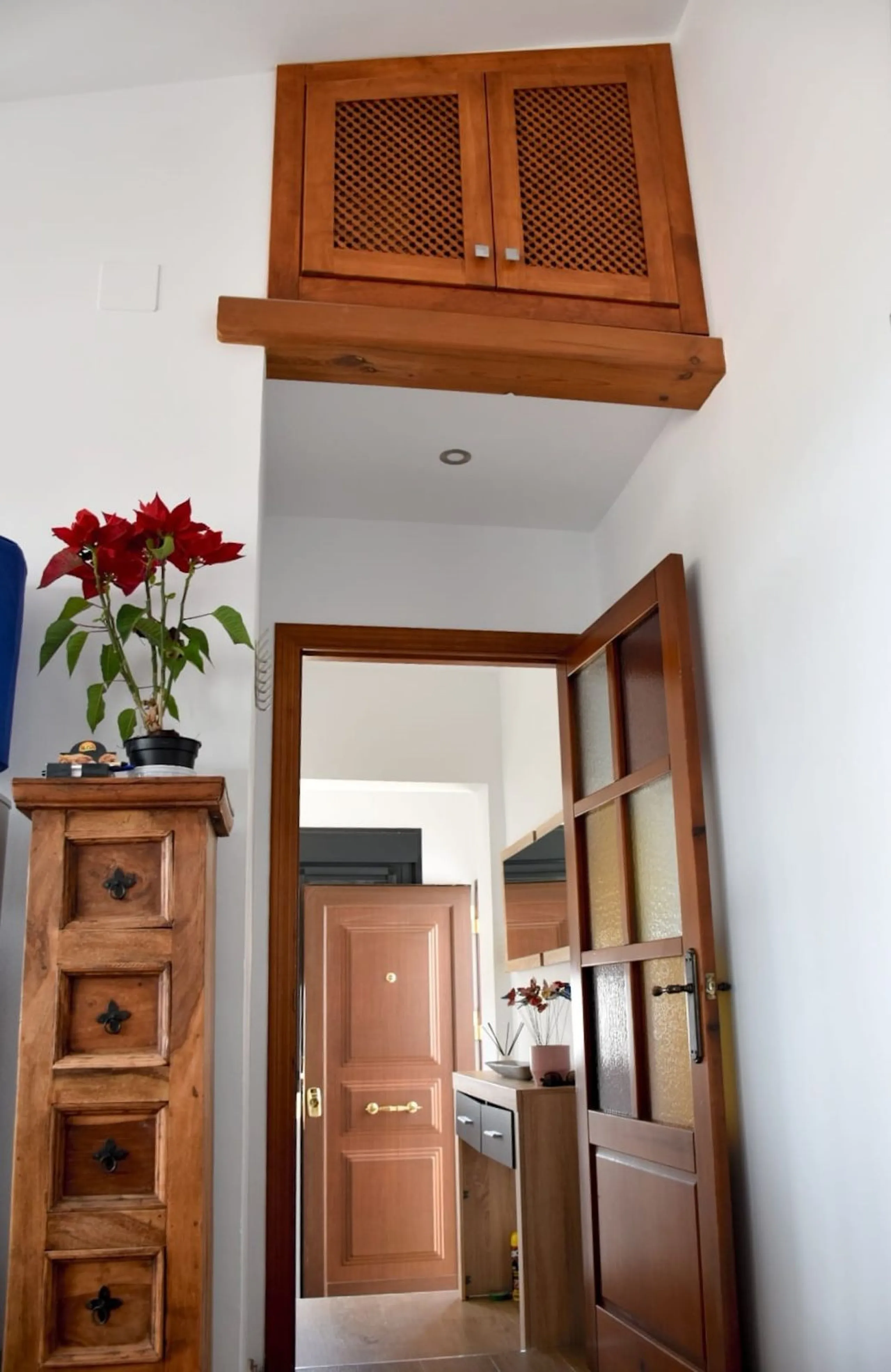 House - Detached Villa в продаже в Nerja, Málaga. В доме 3 спален и 2 ванных комнат. Площадь дома 144 м². Площадь участка 284 м²
