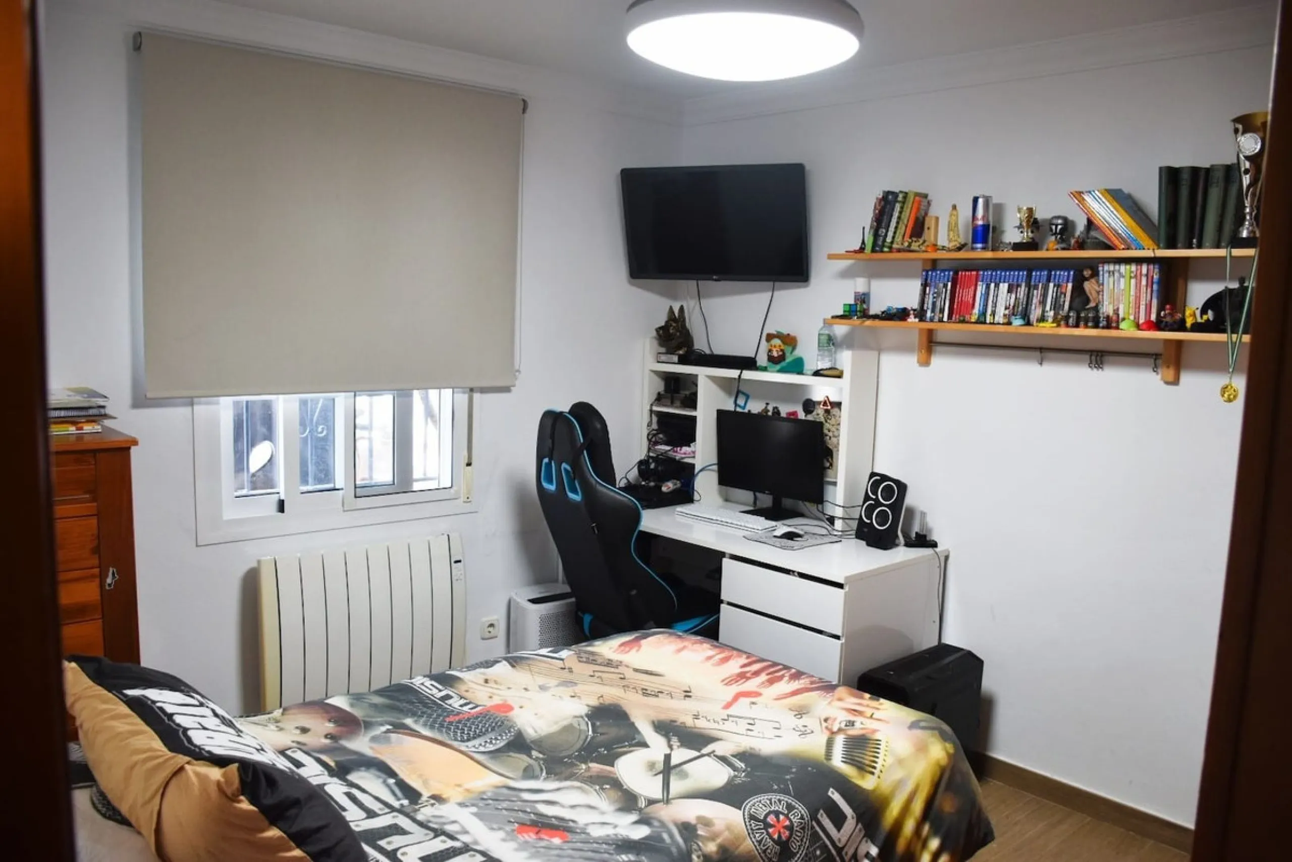 House - Detached Villa в продаже в Nerja, Málaga. В доме 3 спален и 2 ванных комнат. Площадь дома 144 м². Площадь участка 284 м²