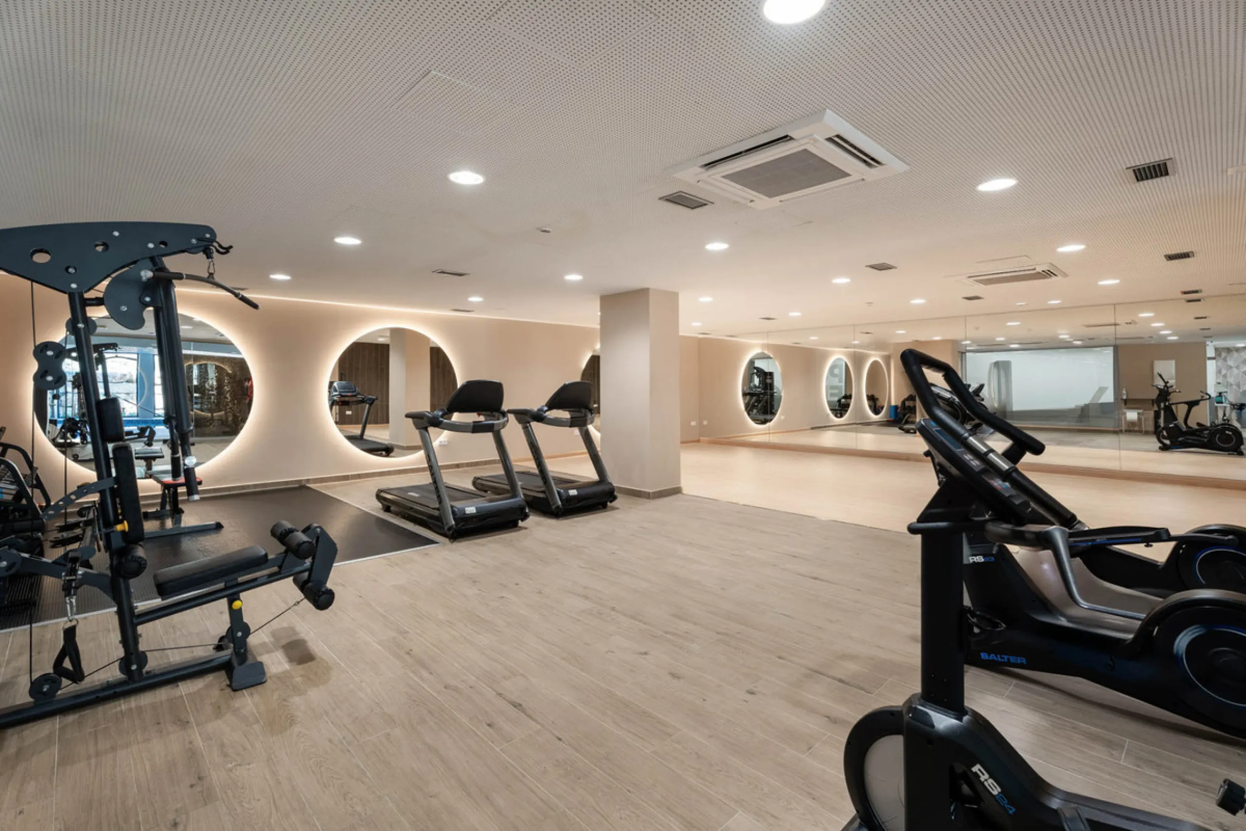 Apartment - Penthouse в продаже в Estepona, Málaga. В доме 3 спален и 2 ванных комнат. Площадь дома 195 м²