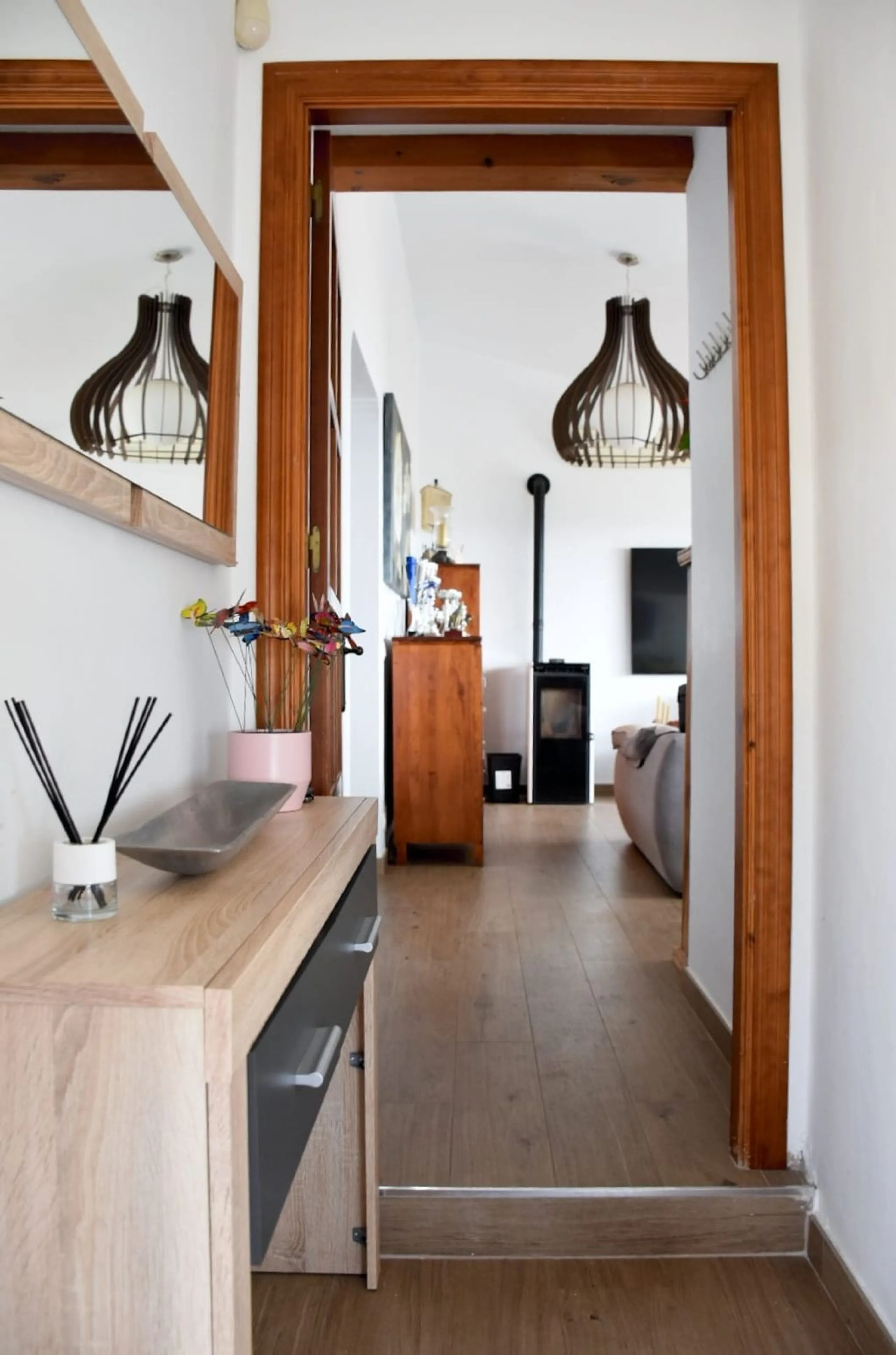 House - Detached Villa в продаже в Nerja, Málaga. В доме 3 спален и 2 ванных комнат. Площадь дома 144 м². Площадь участка 284 м²
