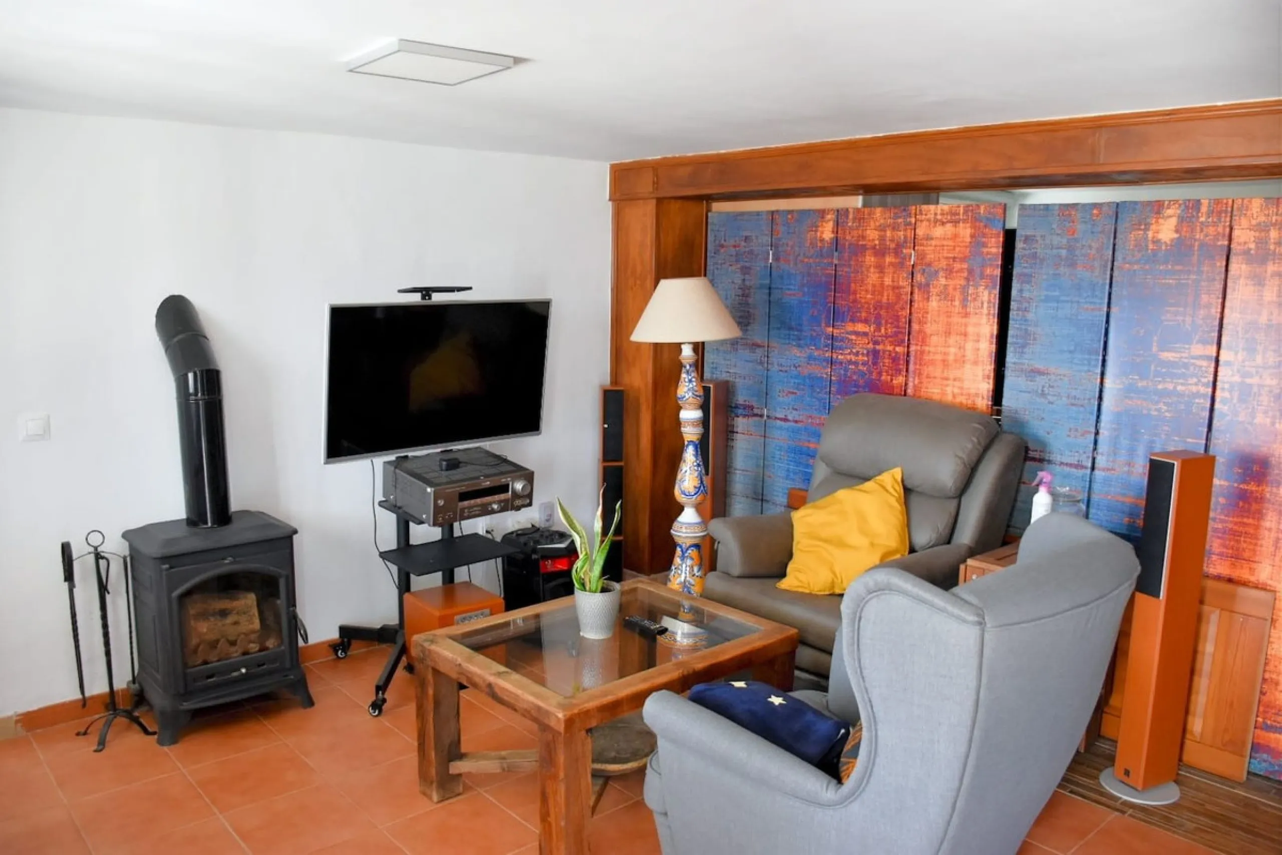 House - Detached Villa в продаже в Nerja, Málaga. В доме 3 спален и 2 ванных комнат. Площадь дома 144 м². Площадь участка 284 м²