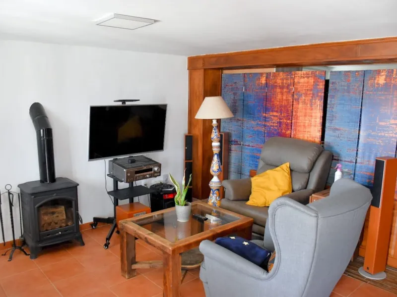 House - Detached Villa в продаже в Nerja, Málaga. В доме 3 спален и 2 ванных комнат. Площадь дома 144 м². Площадь участка 284 м²