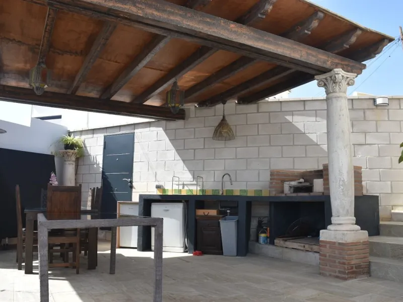 House - Detached Villa в продаже в Nerja, Málaga. В доме 3 спален и 2 ванных комнат. Площадь дома 144 м². Площадь участка 284 м²