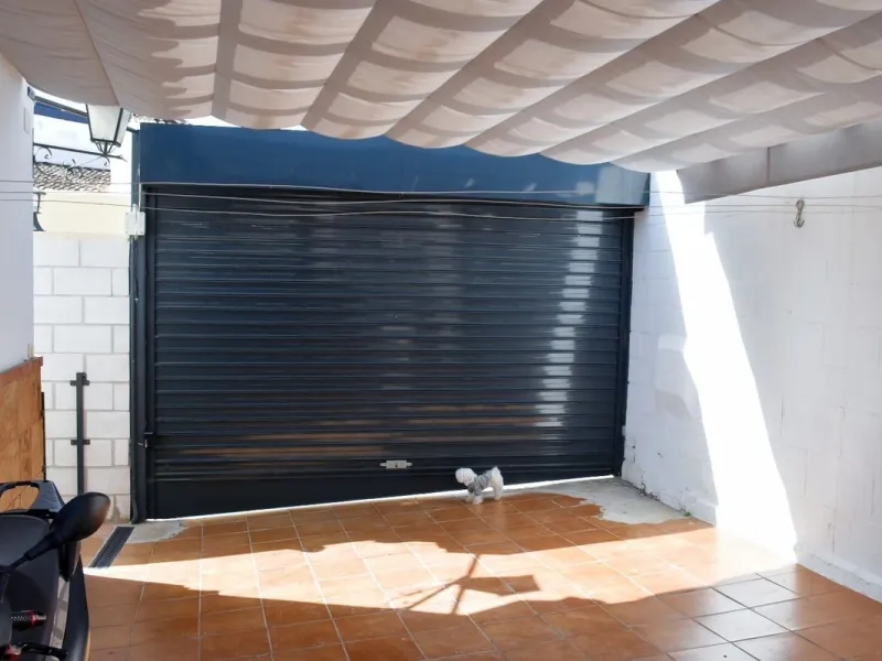 House - Detached Villa в продаже в Nerja, Málaga. В доме 3 спален и 2 ванных комнат. Площадь дома 144 м². Площадь участка 284 м²