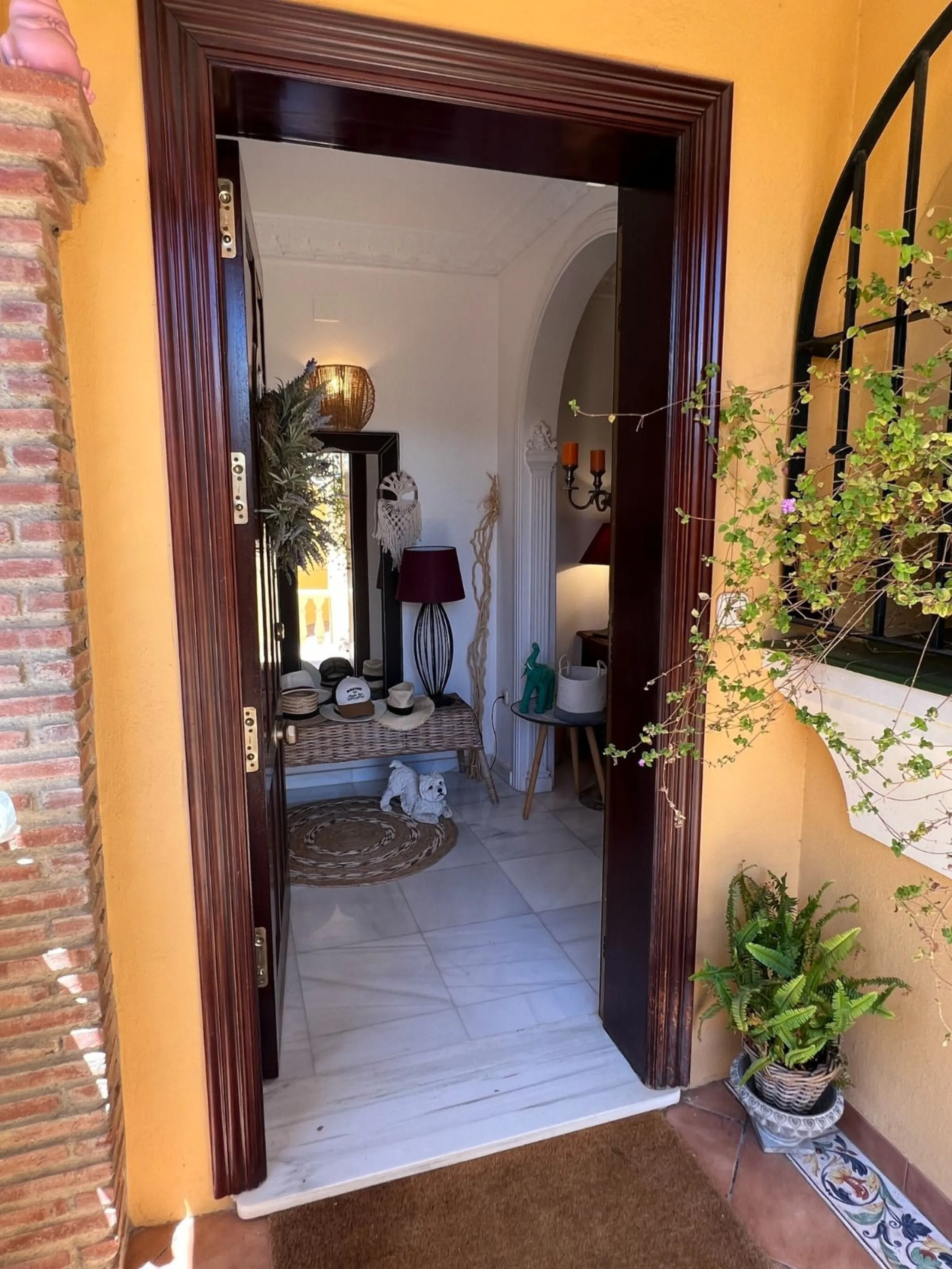 House - Detached Villa в продаже в Rincón de la Victoria, Málaga. В доме 5 спален и 4 ванных комнат. Площадь дома 658 м². Площадь участка 2197 м²