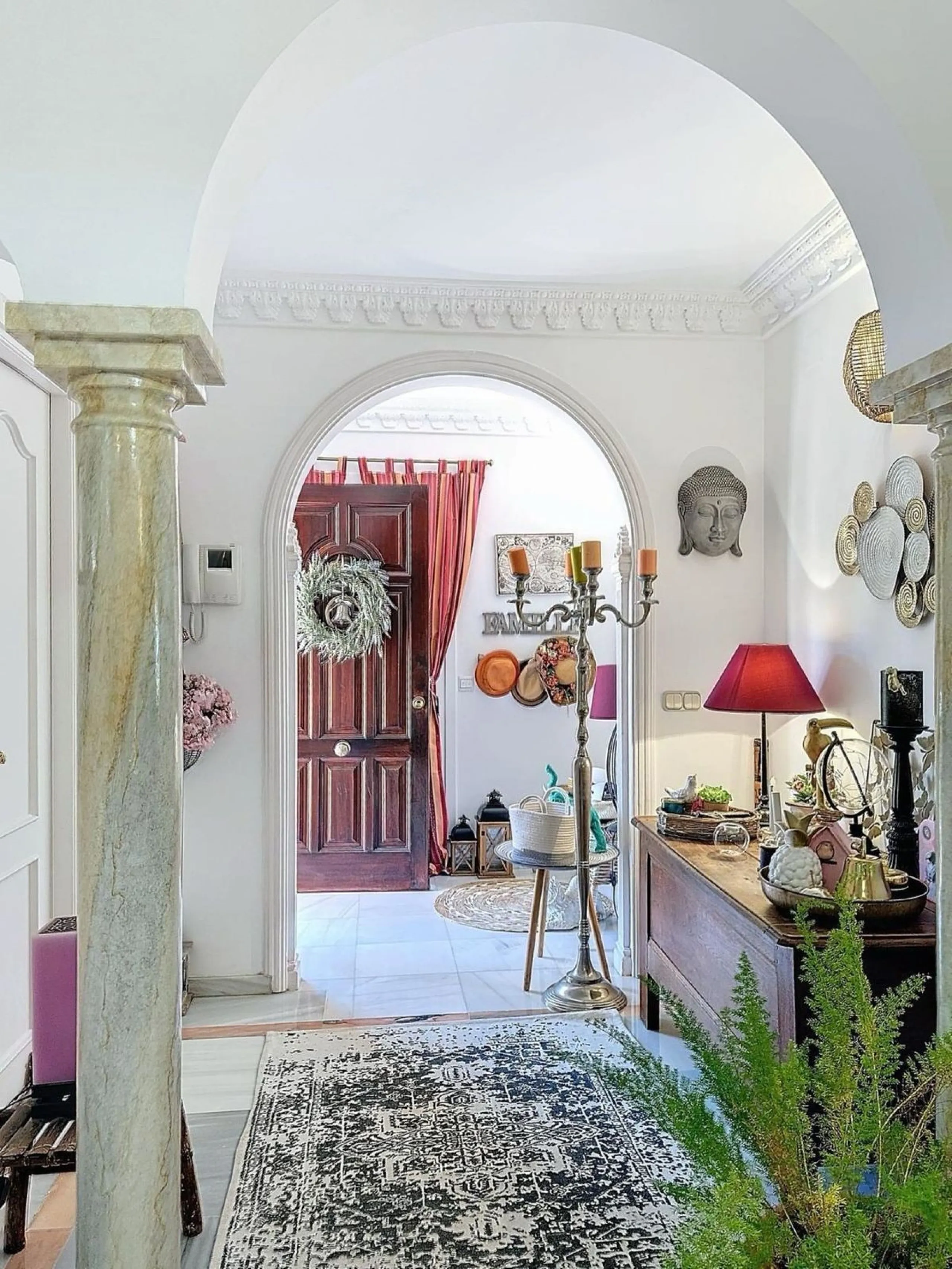 House - Detached Villa в продаже в Rincón de la Victoria, Málaga. В доме 5 спален и 4 ванных комнат. Площадь дома 658 м². Площадь участка 2197 м²