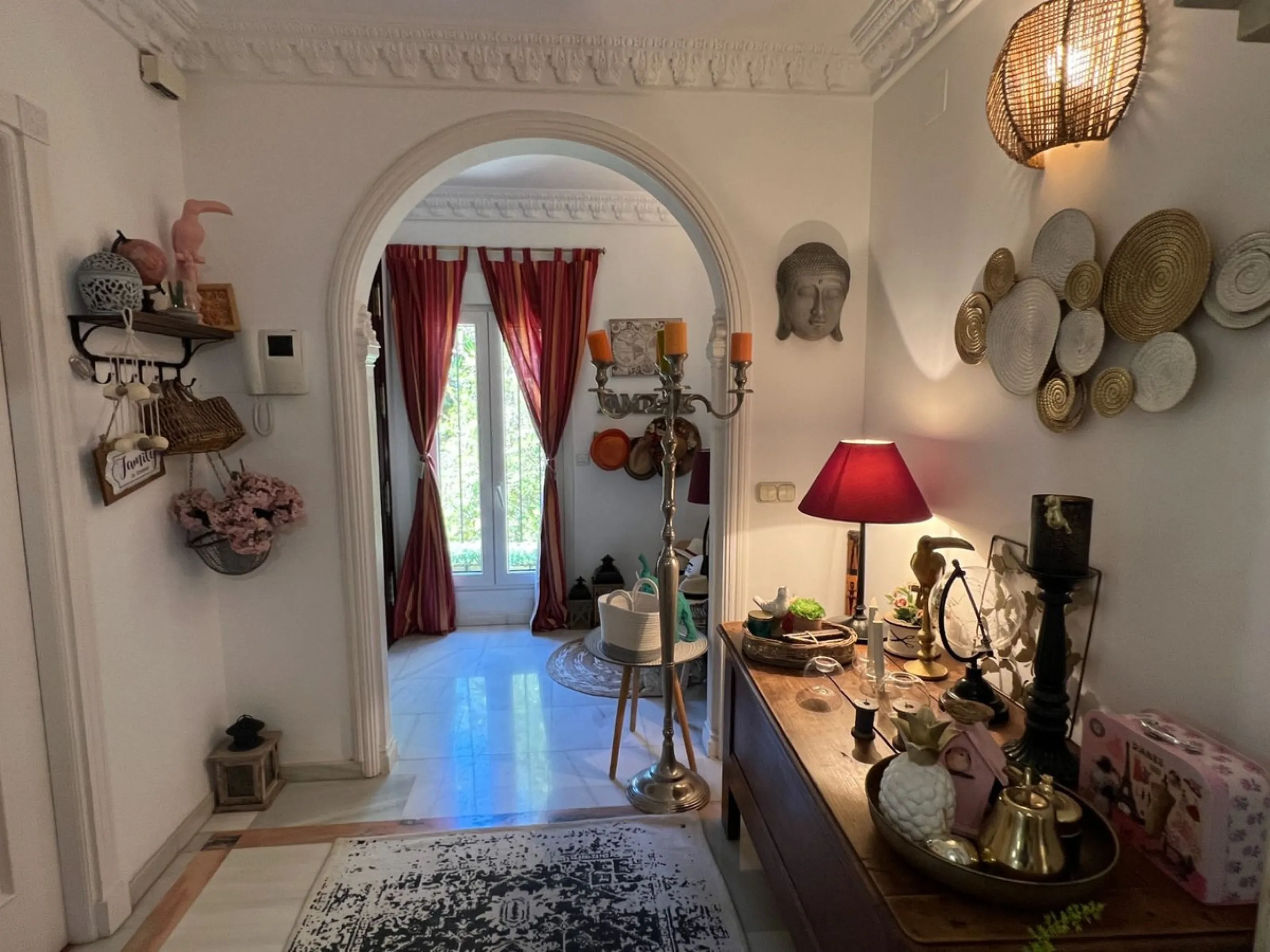House - Detached Villa в продаже в Rincón de la Victoria, Málaga. В доме 5 спален и 4 ванных комнат. Площадь дома 658 м². Площадь участка 2197 м²