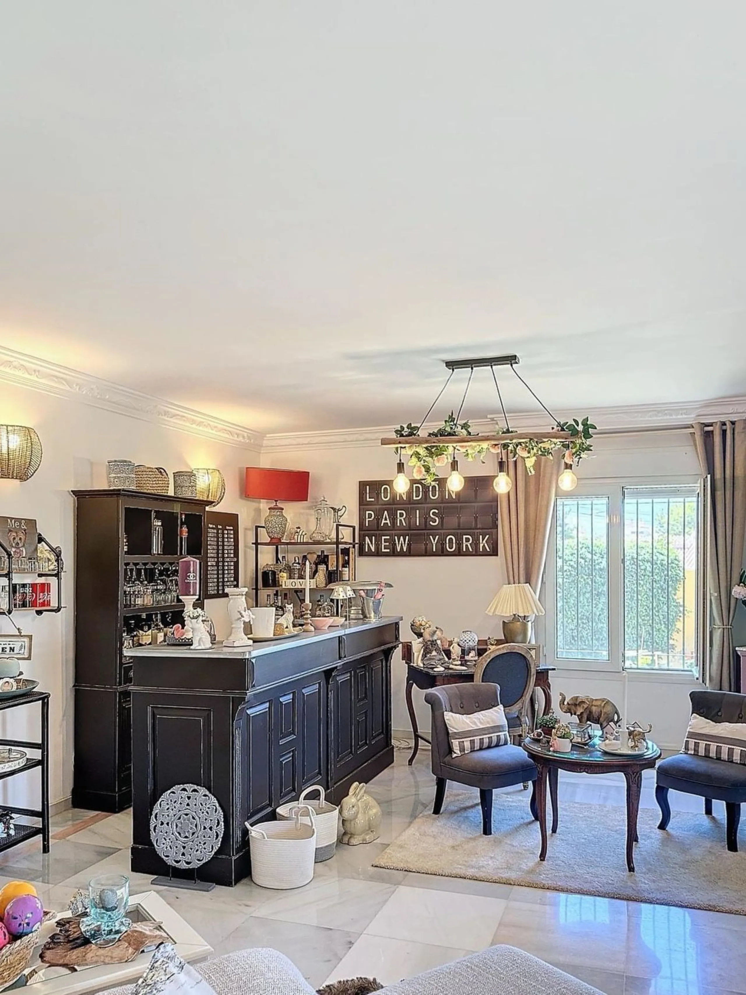 House - Detached Villa в продаже в Rincón de la Victoria, Málaga. В доме 5 спален и 4 ванных комнат. Площадь дома 658 м². Площадь участка 2197 м²
