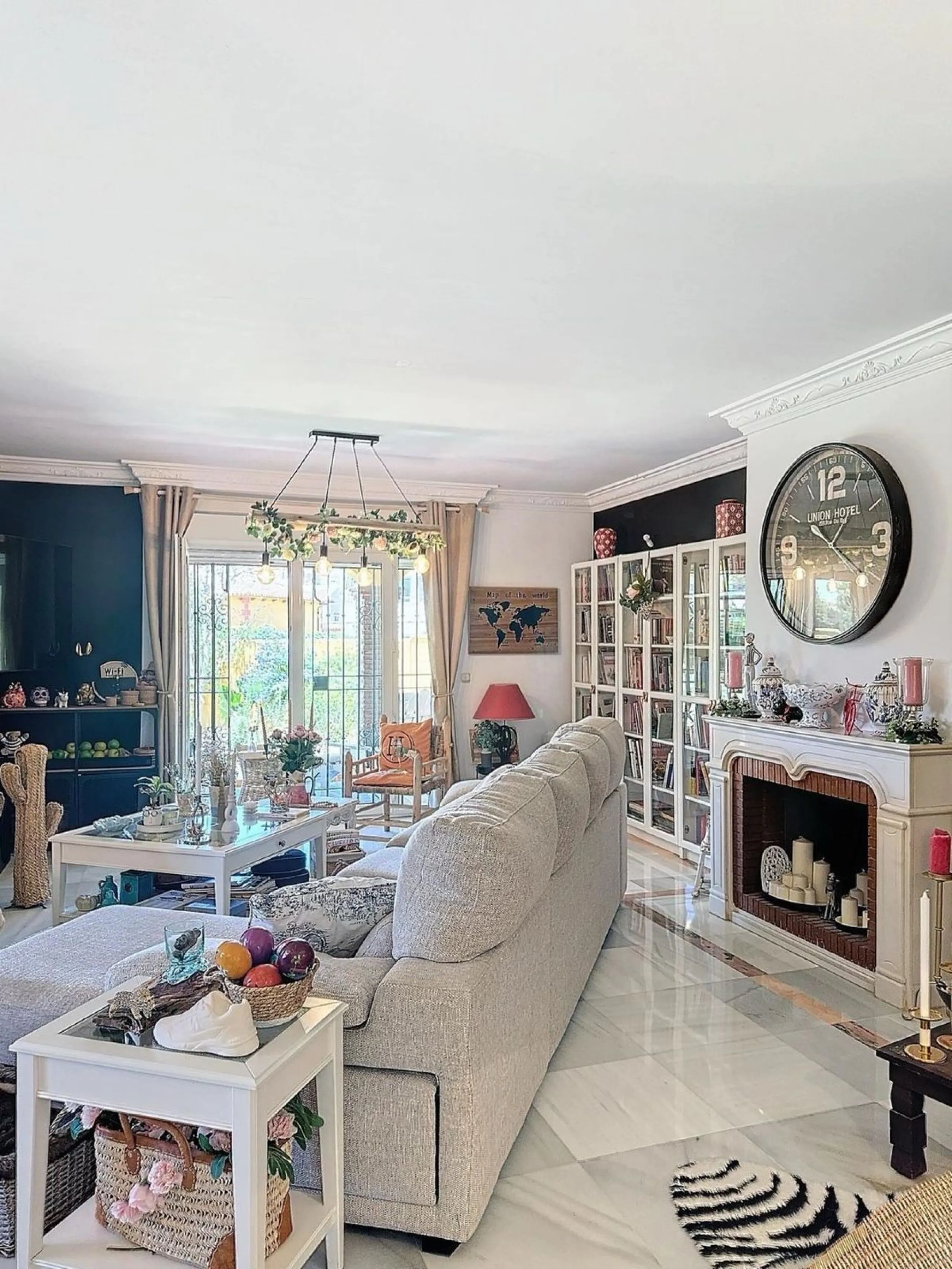 House - Detached Villa в продаже в Rincón de la Victoria, Málaga. В доме 5 спален и 4 ванных комнат. Площадь дома 658 м². Площадь участка 2197 м²