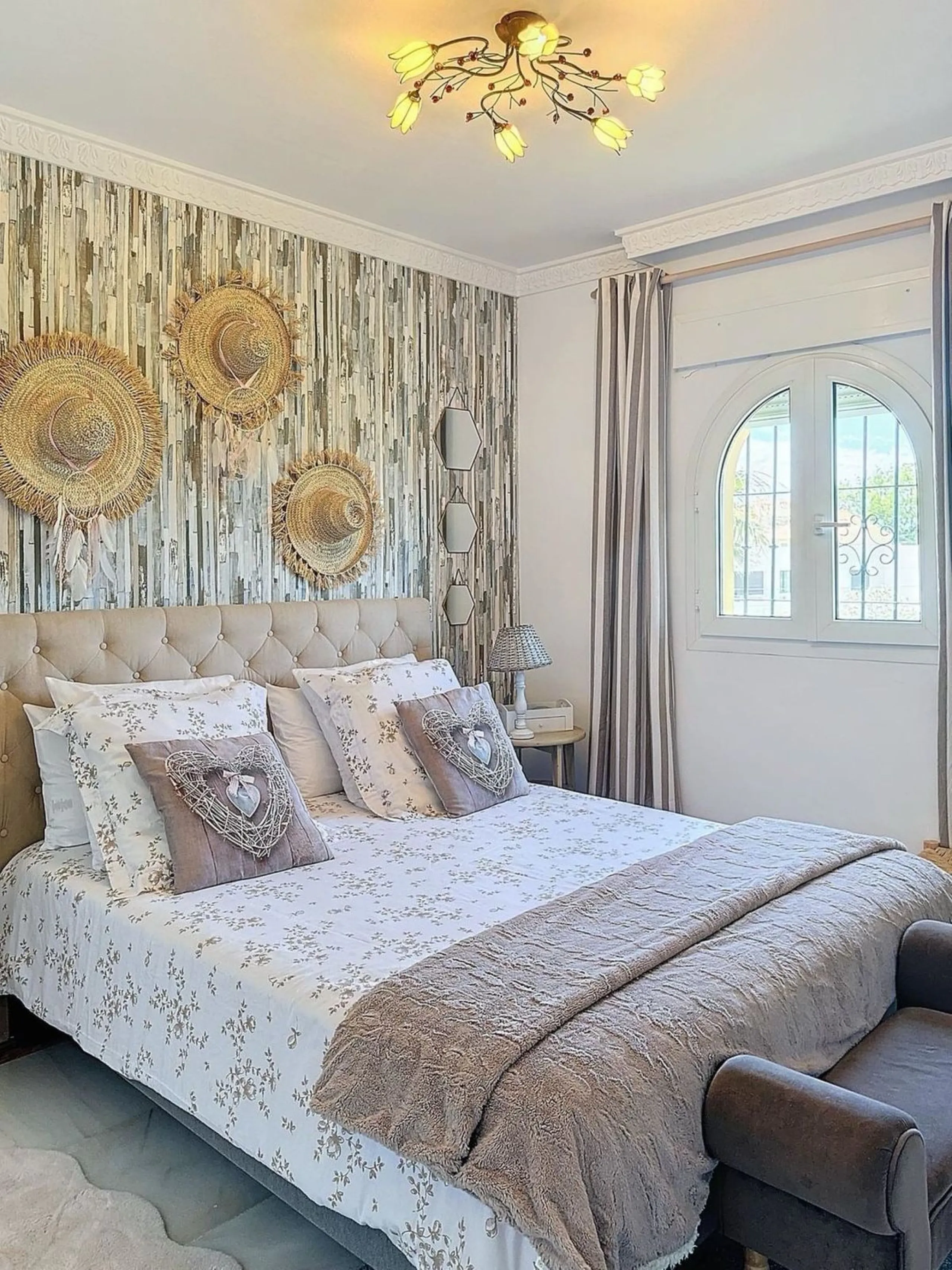 House - Detached Villa в продаже в Rincón de la Victoria, Málaga. В доме 5 спален и 4 ванных комнат. Площадь дома 658 м². Площадь участка 2197 м²