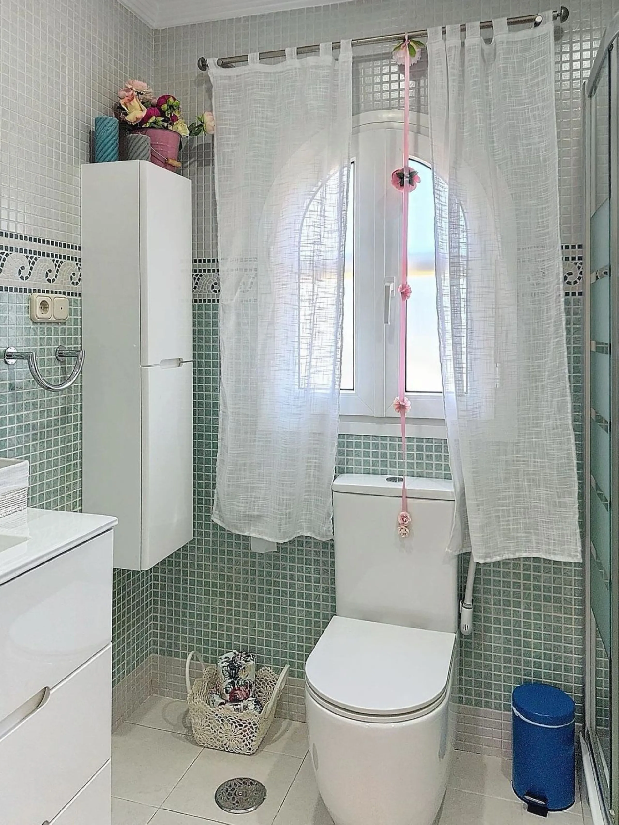 House - Detached Villa в продаже в Rincón de la Victoria, Málaga. В доме 5 спален и 4 ванных комнат. Площадь дома 658 м². Площадь участка 2197 м²