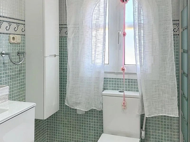 House - Detached Villa в продаже в Rincón de la Victoria, Málaga. В доме 5 спален и 4 ванных комнат. Площадь дома 658 м². Площадь участка 2197 м²