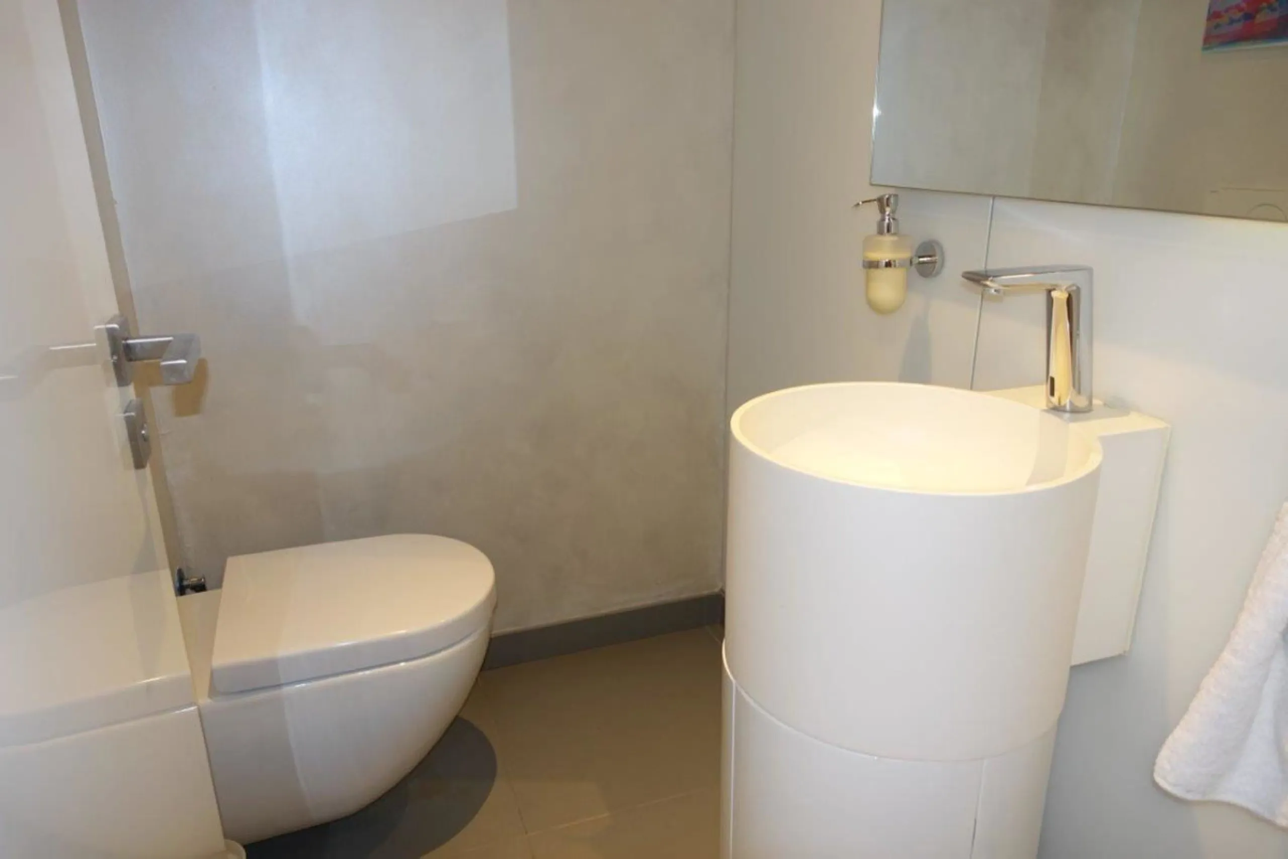 Commercial - Commercial Premises в продаже в Marbella, Málaga. Площадь дома 150 м²