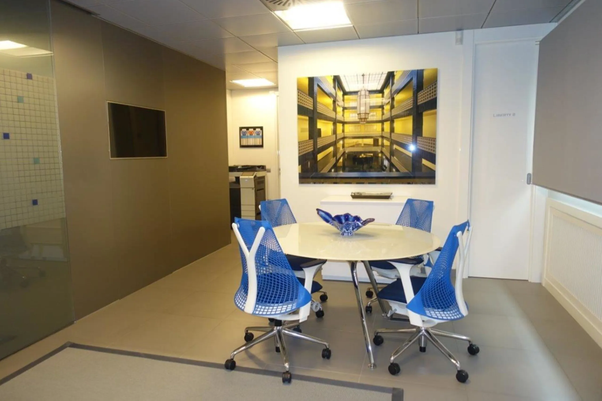 Commercial - Commercial Premises в продаже в Marbella, Málaga. Площадь дома 150 м²