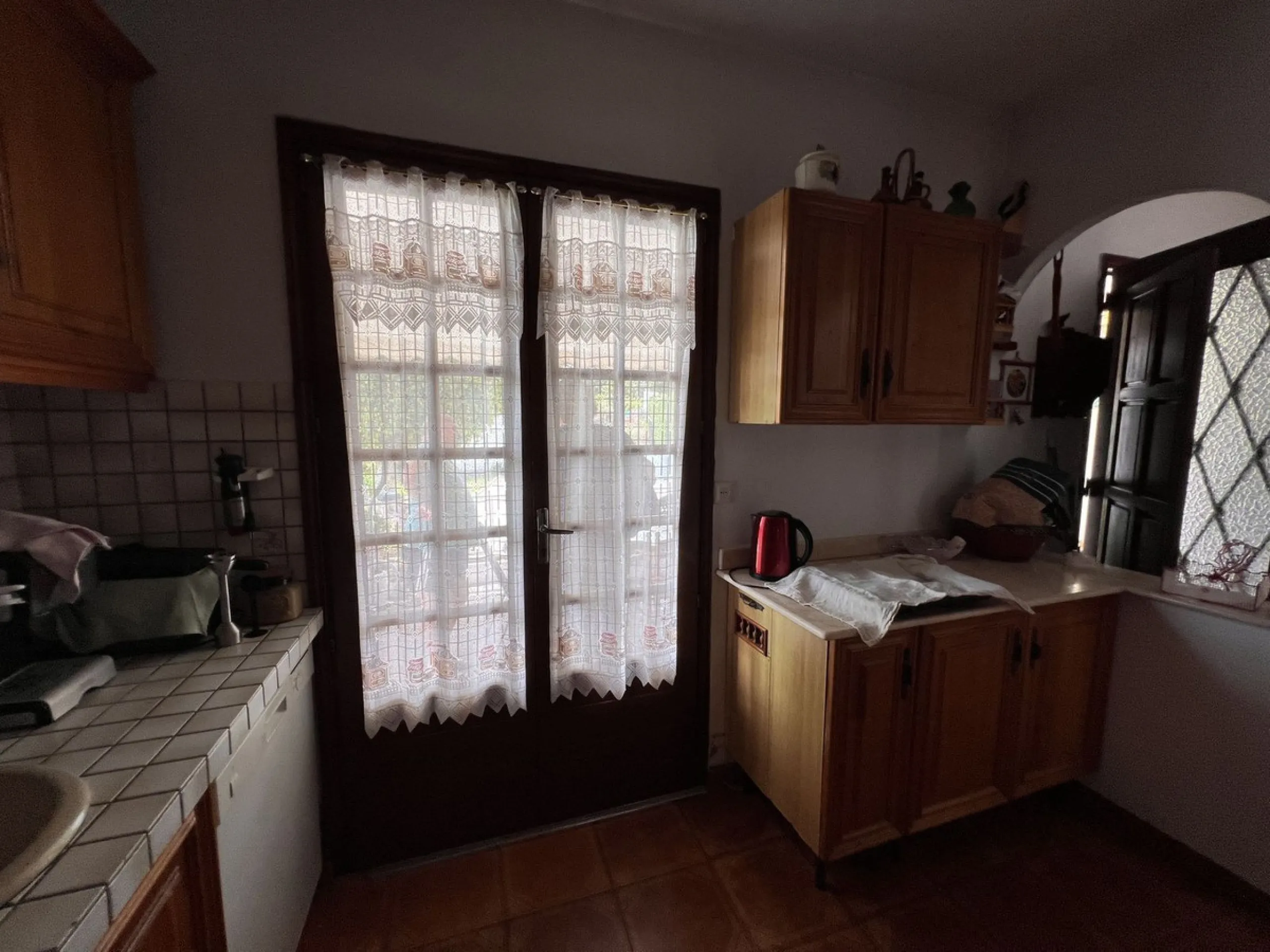 Large plot with house and swimming pool in the area of el Velerín.