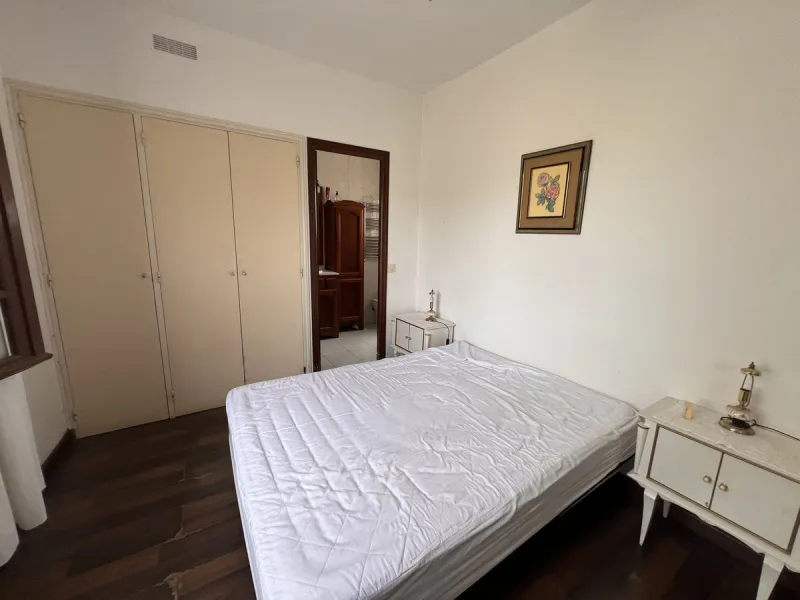 Large plot with house and swimming pool in the area of el Velerín.
