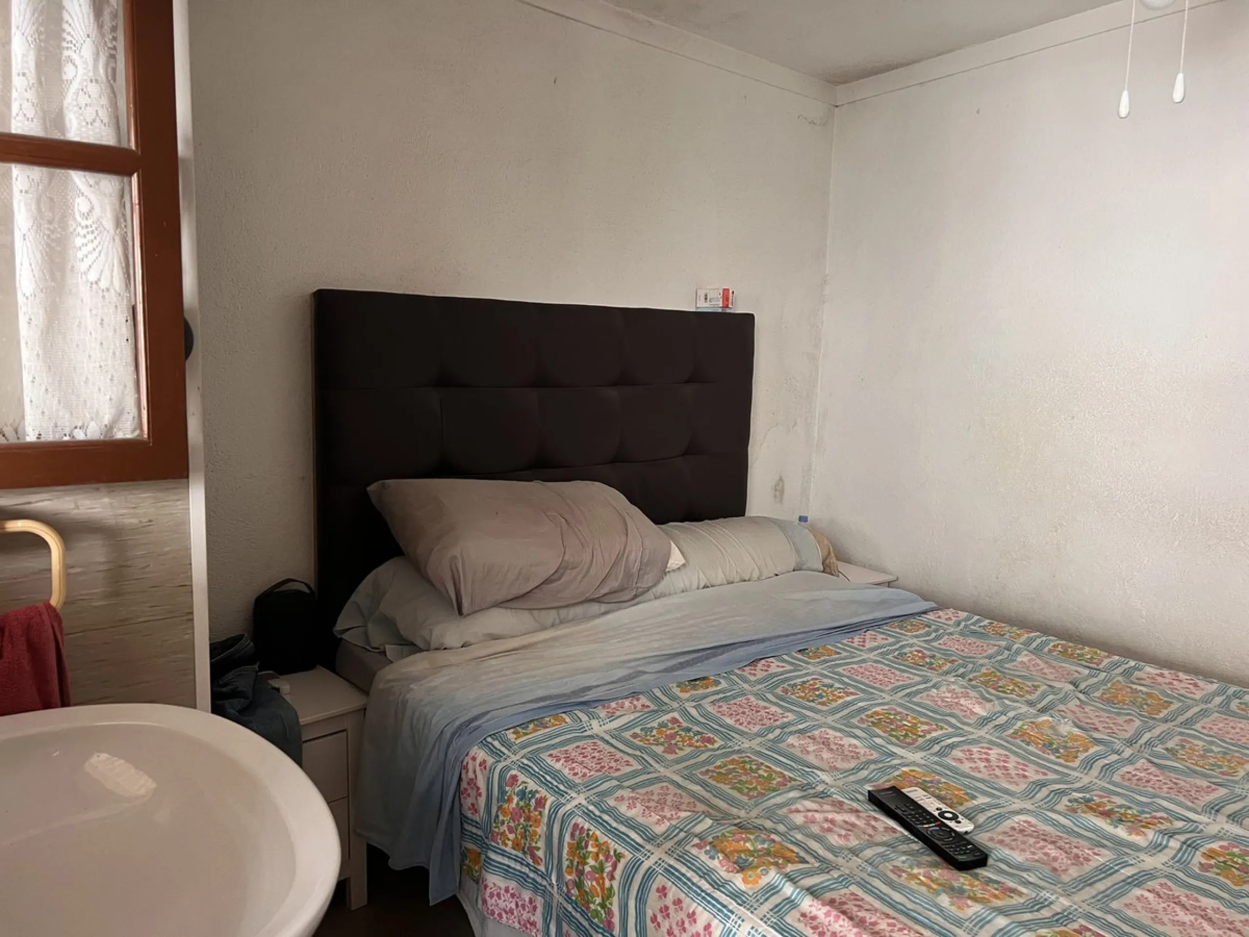 Large plot with house and swimming pool in the area of el Velerín.