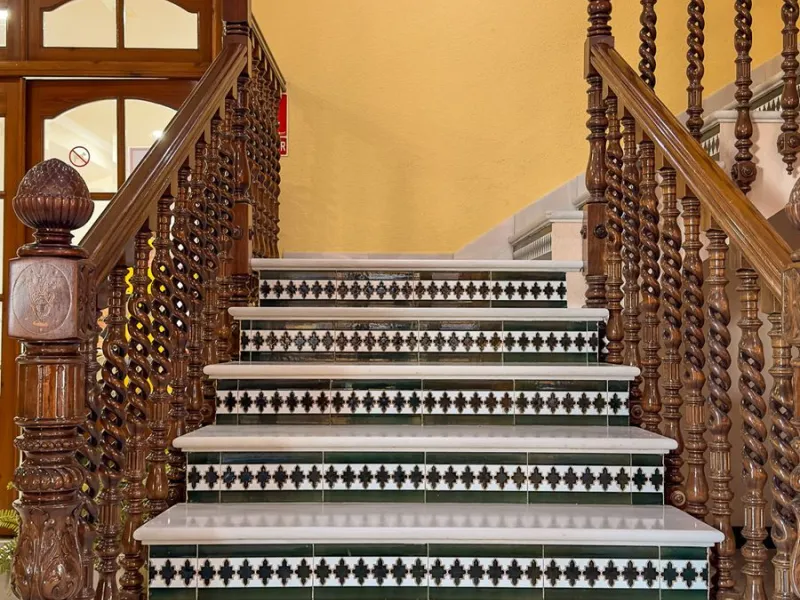 Commercial - Hotel в продаже в Antequera, Málaga. В доме 63 спален и 55 ванных комнат. Площадь дома 2460 м². Площадь участка 33000 м²