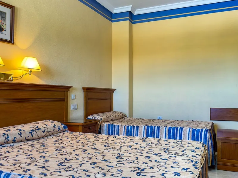 Commercial - Hotel в продаже в Antequera, Málaga. В доме 63 спален и 55 ванных комнат. Площадь дома 2460 м². Площадь участка 33000 м²