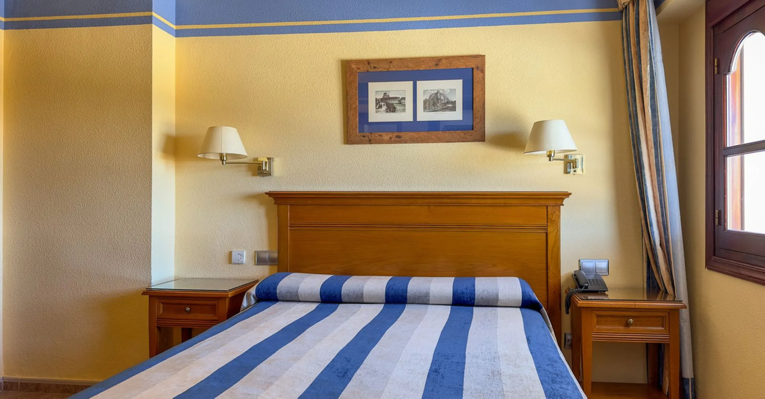 Commercial - Hotel в продаже в Antequera, Málaga. В доме 63 спален и 55 ванных комнат. Площадь дома 2460 м². Площадь участка 33000 м²
