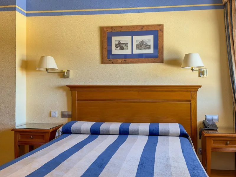 Commercial - Hotel в продаже в Antequera, Málaga. В доме 63 спален и 55 ванных комнат. Площадь дома 2460 м². Площадь участка 33000 м²