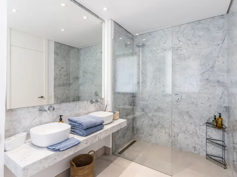 This exceptional luxury villa is situated in the prestigious area of Cabopino, Marbella East, offering a prime front line golf location with captivating views of both the sea and lush fairways. Designed to the highest standards, the property spans a gener