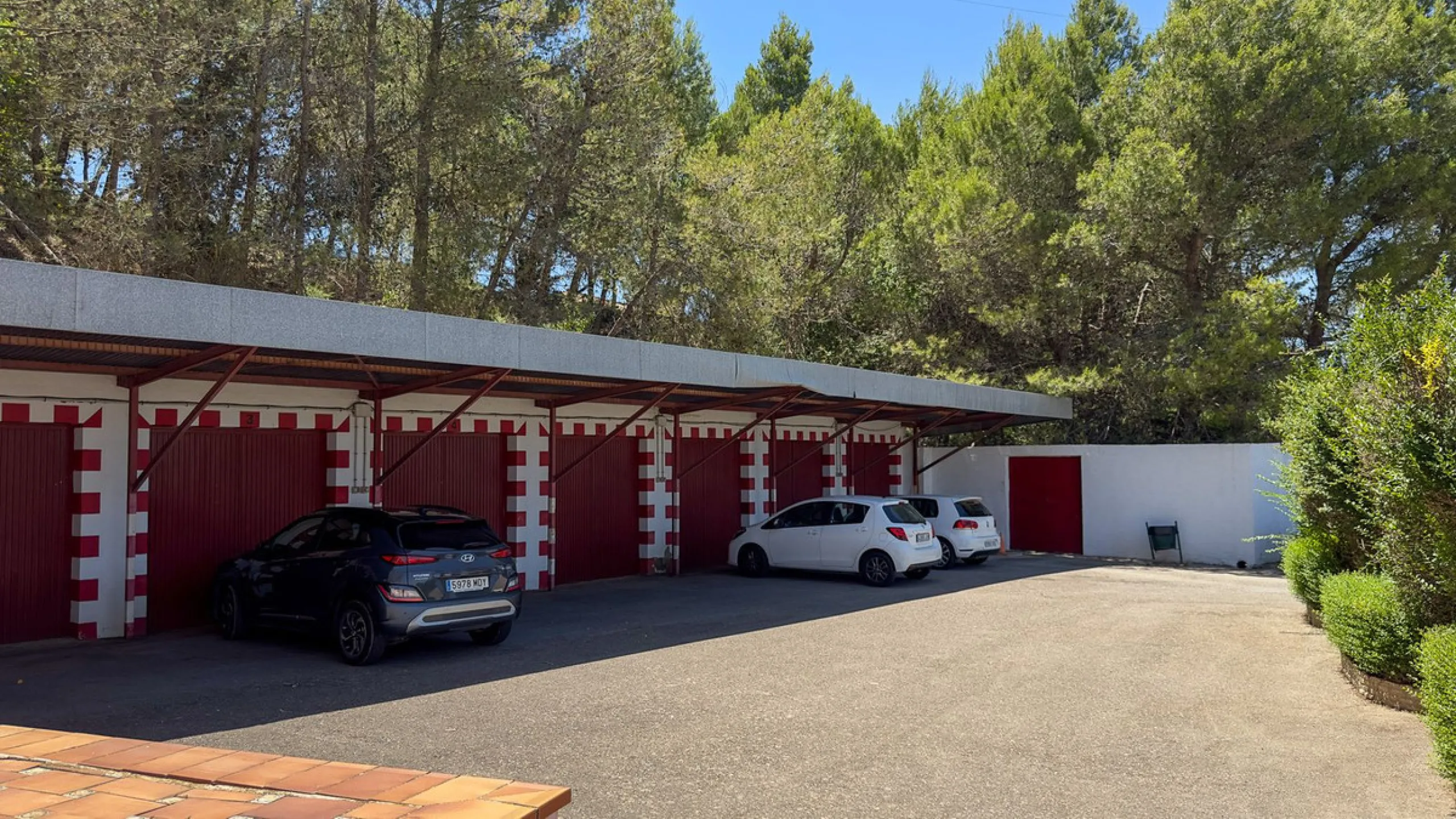 Commercial - Hotel в продаже в Antequera, Málaga. В доме 63 спален и 55 ванных комнат. Площадь дома 2460 м². Площадь участка 33000 м²