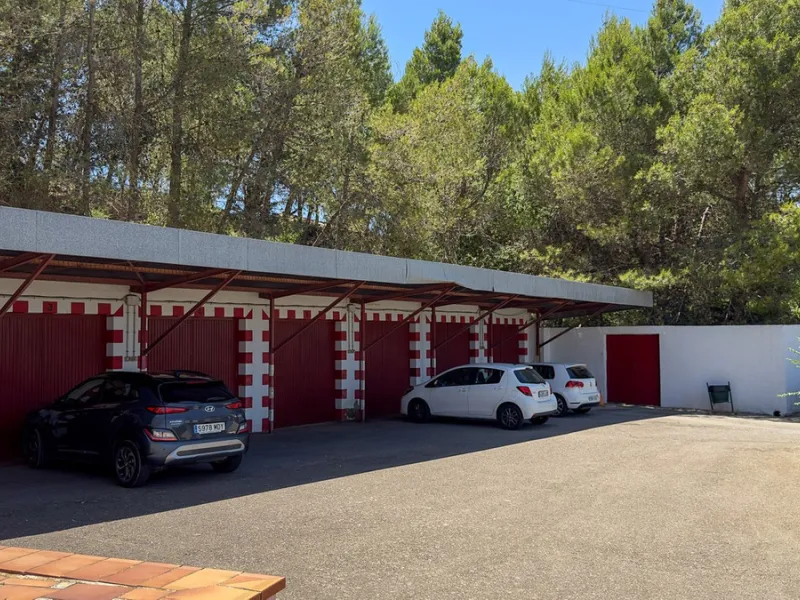 Commercial - Hotel в продаже в Antequera, Málaga. В доме 63 спален и 55 ванных комнат. Площадь дома 2460 м². Площадь участка 33000 м²