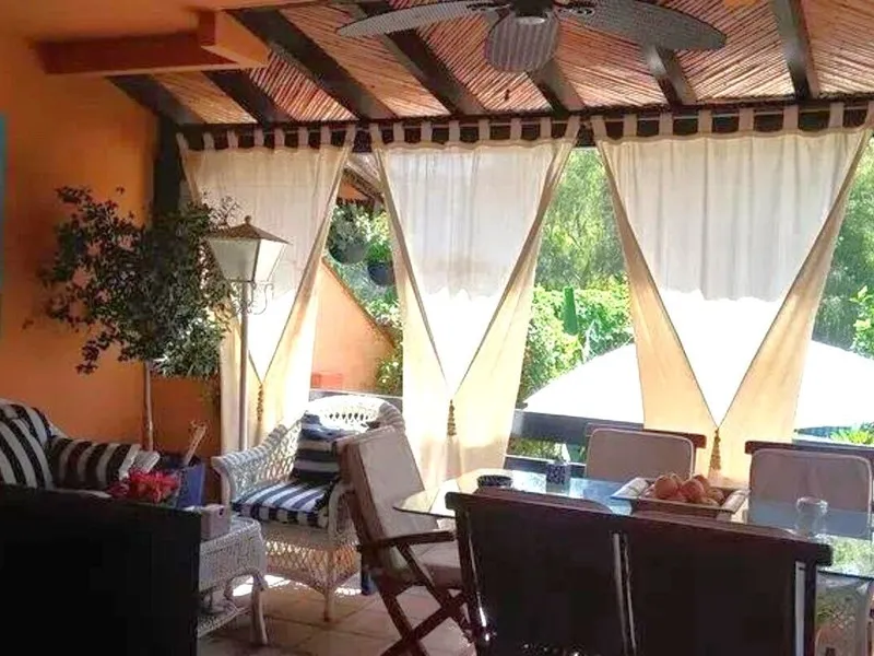 Spacious townhouse in the Golden Mile next to the Hotel Puente Romano and the Hotel Alanda Marbella, and walking distance to the beach.