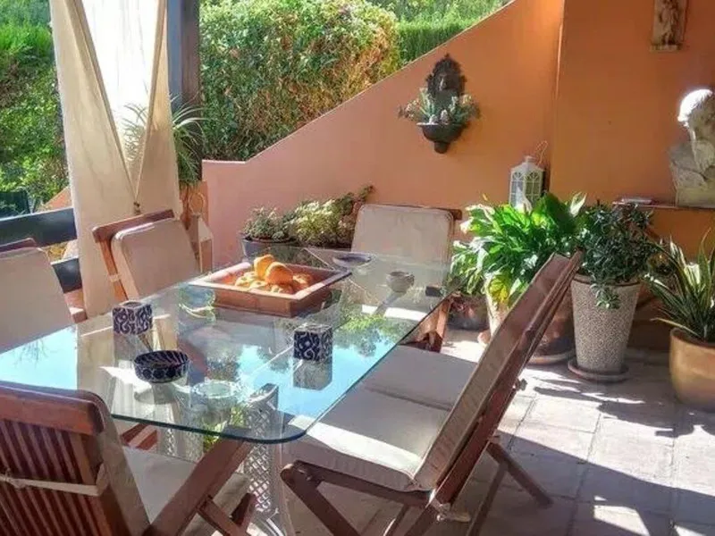Spacious townhouse in the Golden Mile next to the Hotel Puente Romano and the Hotel Alanda Marbella, and walking distance to the beach.