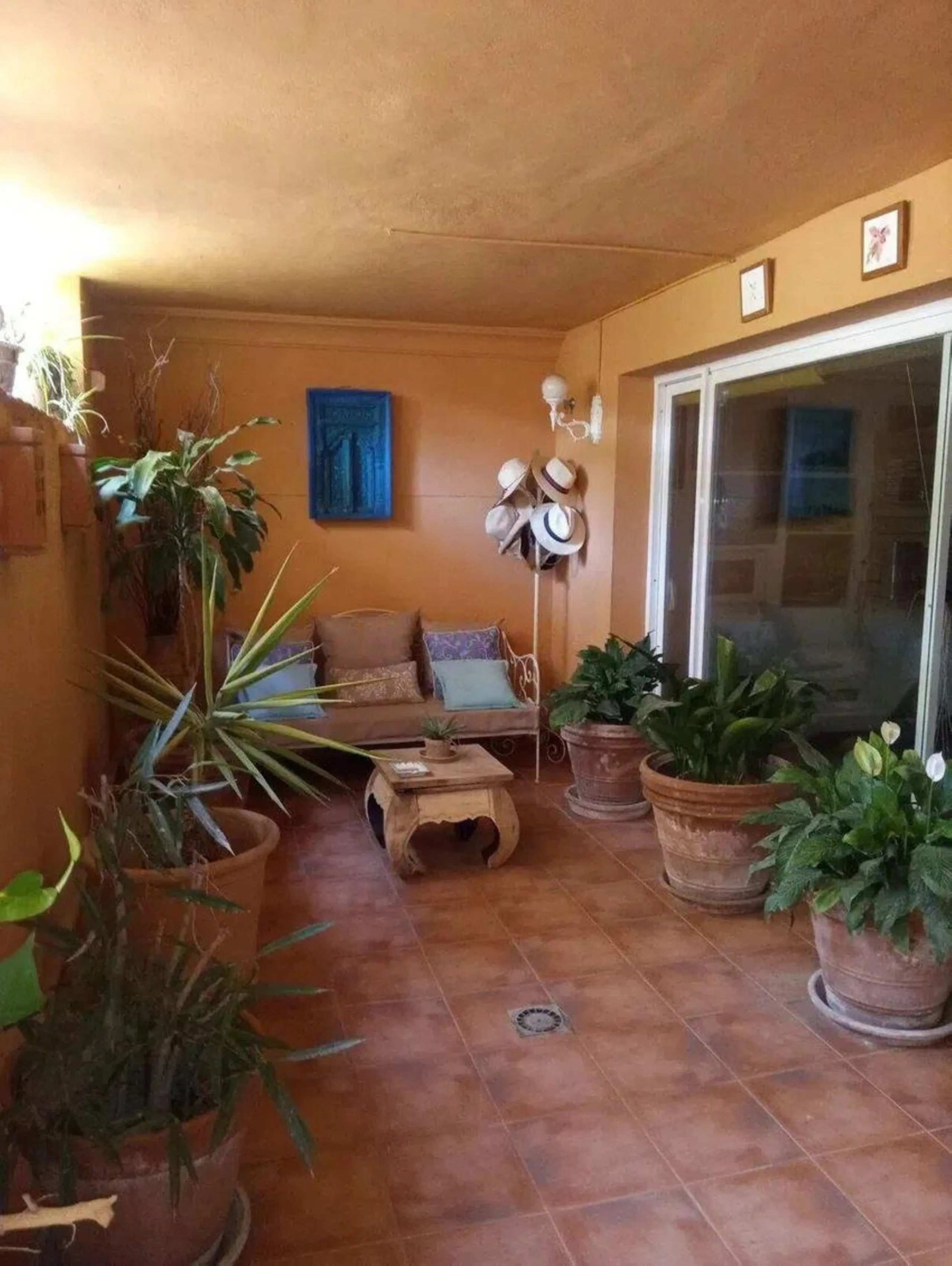 Spacious townhouse in the Golden Mile next to the Hotel Puente Romano and the Hotel Alanda Marbella, and walking distance to the beach.