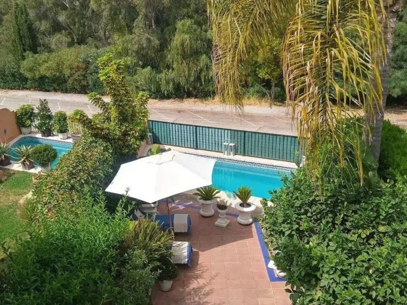 Spacious townhouse in the Golden Mile next to the Hotel Puente Romano and the Hotel Alanda Marbella, and walking distance to the beach.