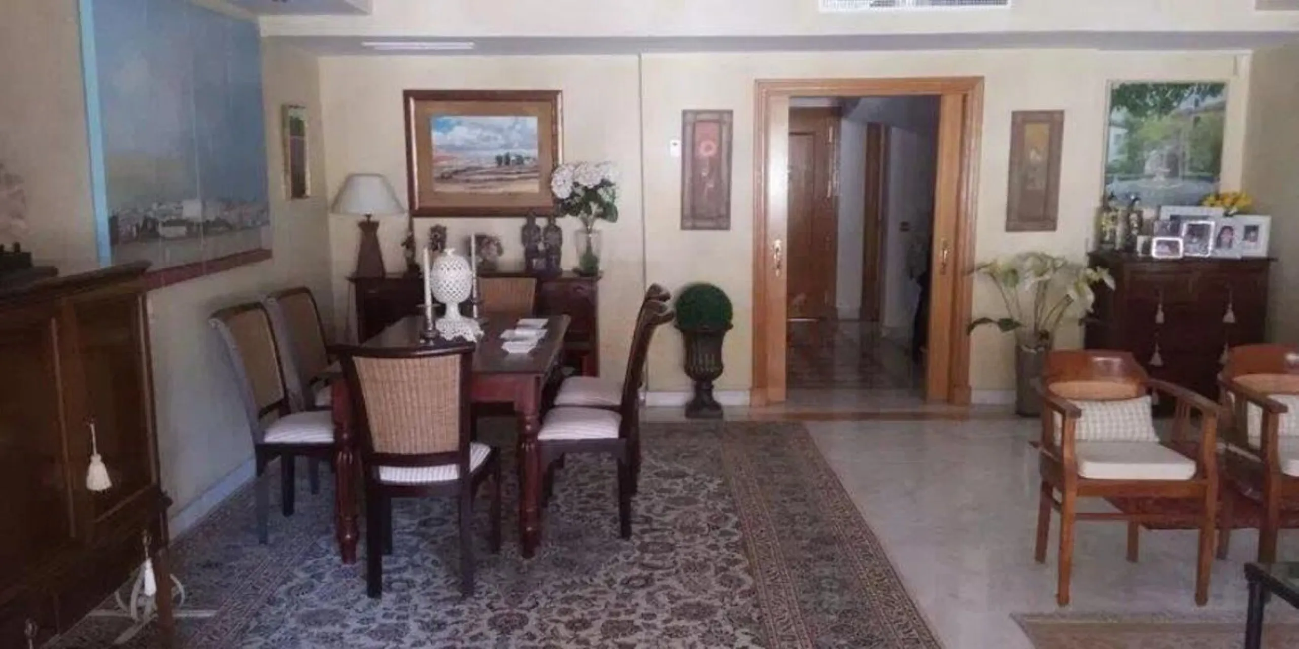 Spacious townhouse in the Golden Mile next to the Hotel Puente Romano and the Hotel Alanda Marbella, and walking distance to the beach.