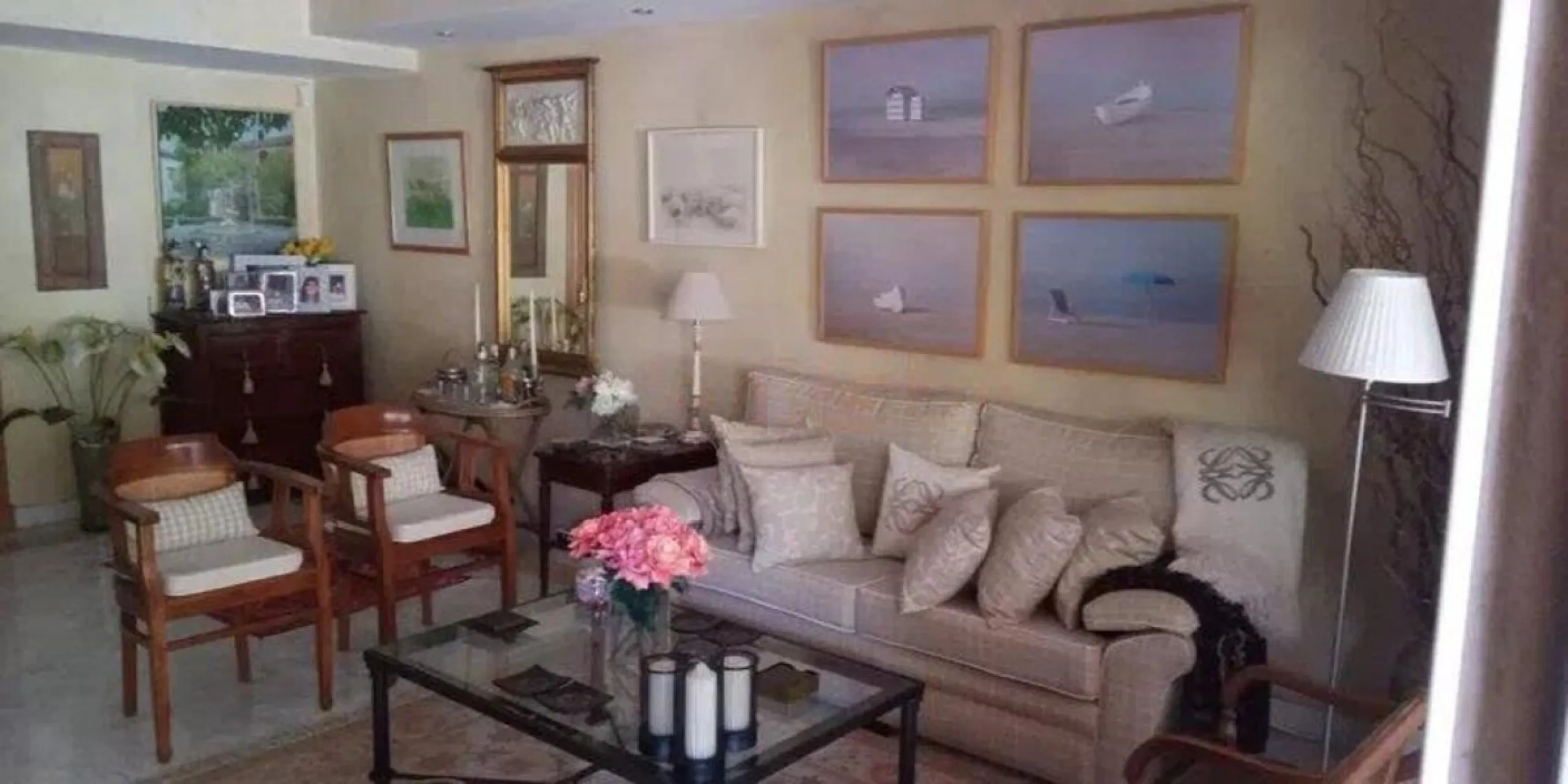 Spacious townhouse in the Golden Mile next to the Hotel Puente Romano and the Hotel Alanda Marbella, and walking distance to the beach.
