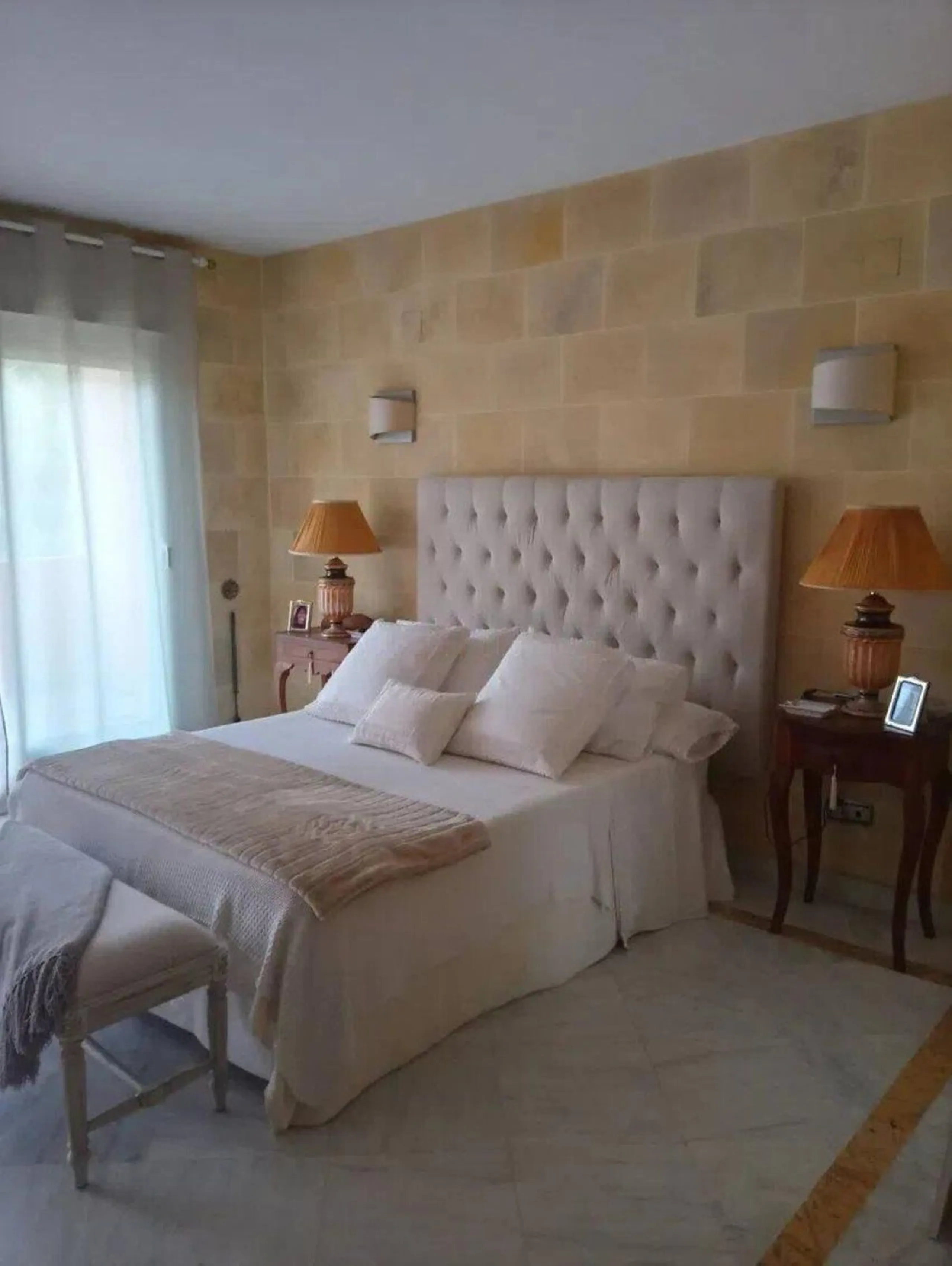 Spacious townhouse in the Golden Mile next to the Hotel Puente Romano and the Hotel Alanda Marbella, and walking distance to the beach.