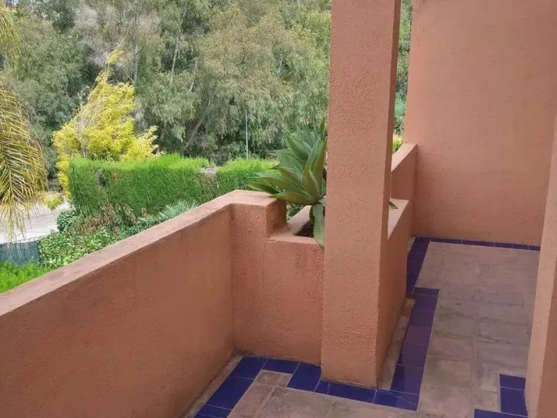 Spacious townhouse in the Golden Mile next to the Hotel Puente Romano and the Hotel Alanda Marbella, and walking distance to the beach.