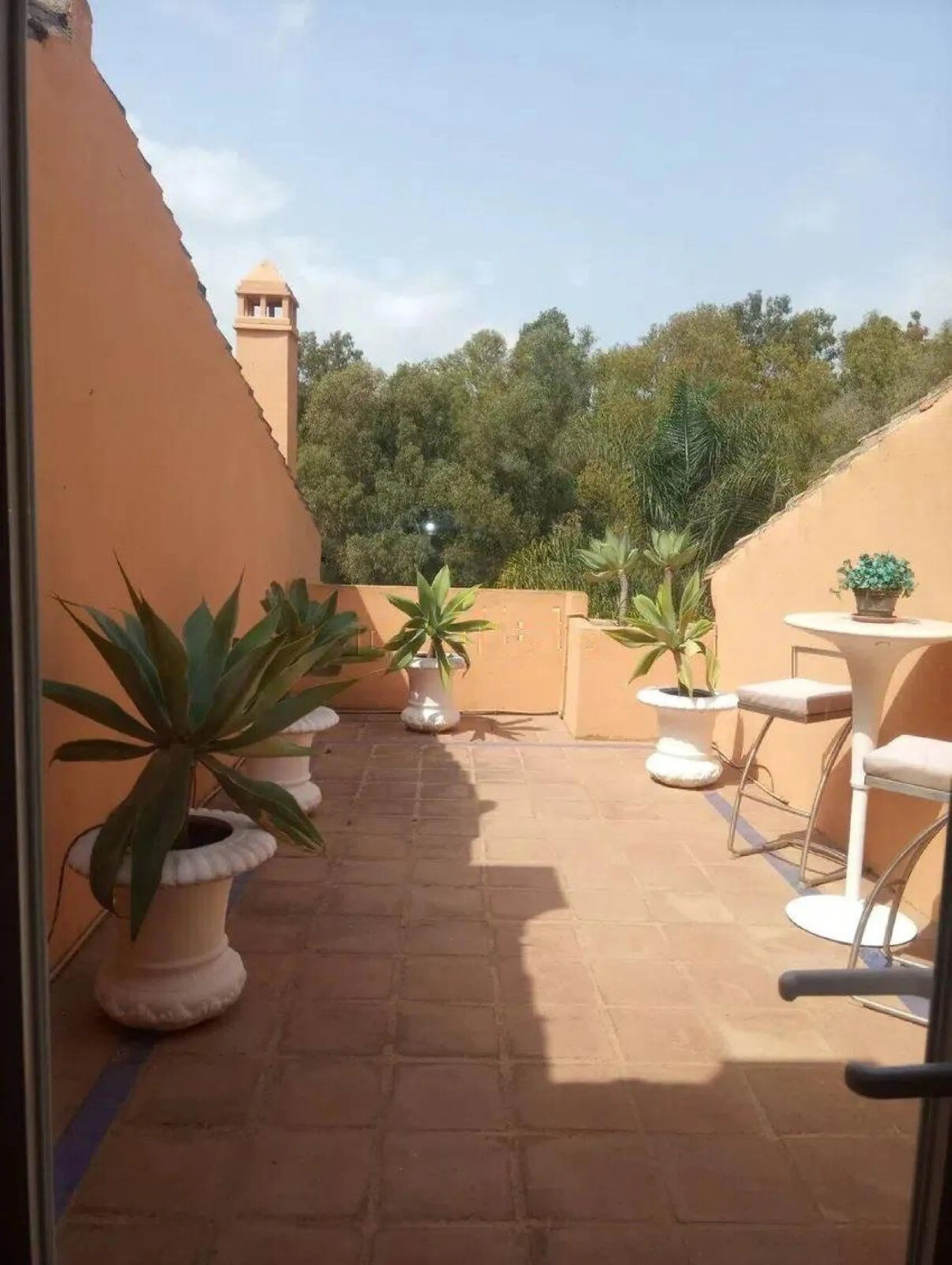Spacious townhouse in the Golden Mile next to the Hotel Puente Romano and the Hotel Alanda Marbella, and walking distance to the beach.