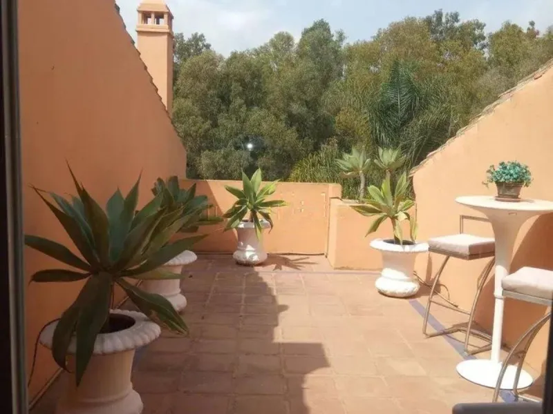 Spacious townhouse in the Golden Mile next to the Hotel Puente Romano and the Hotel Alanda Marbella, and walking distance to the beach.