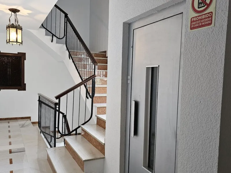 Amazing penthouse of 413 m2 resulting from the union of 4 flats on the fifth and last floor of this building.