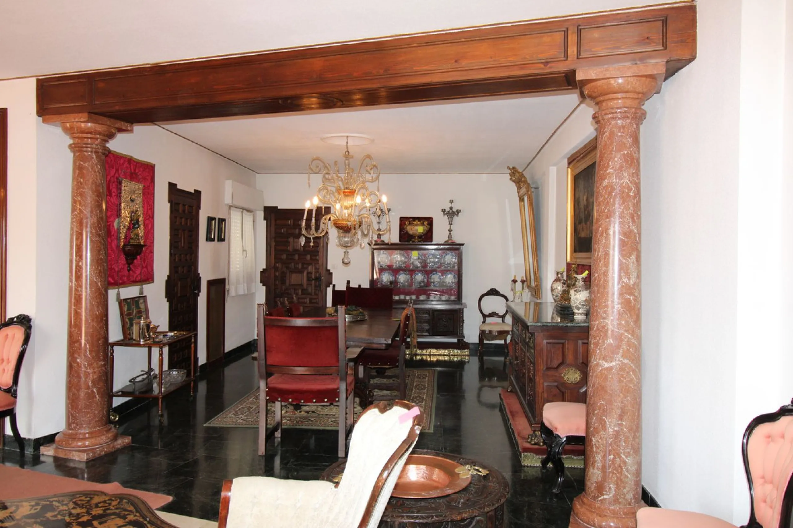 Amazing penthouse of 413 m2 resulting from the union of 4 flats on the fifth and last floor of this building.
