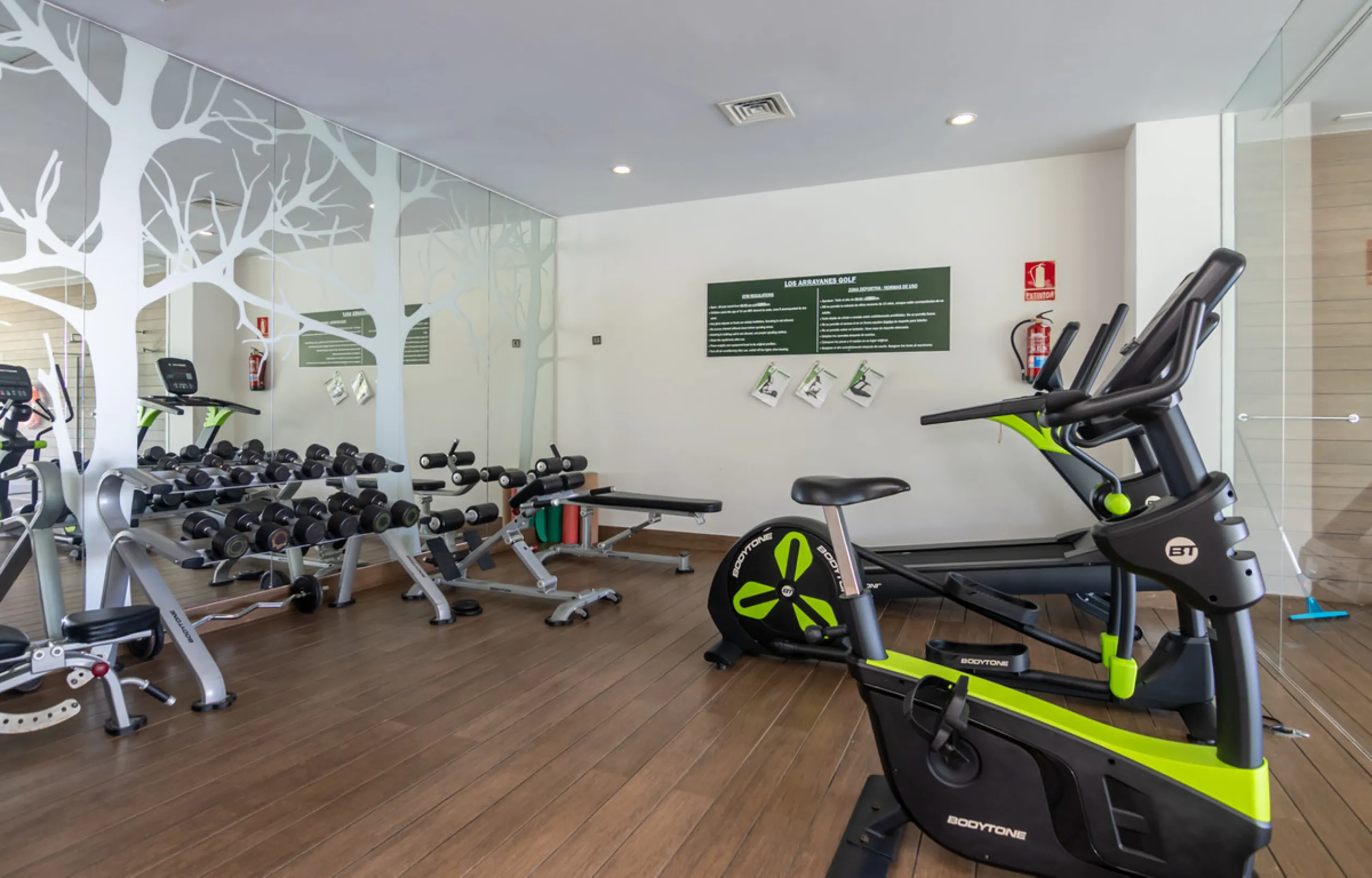This modern apartment offers a range of features designed to enhance your living experience. The property boasts three bedrooms, each with its own en-suite bathroom, adding a touch of luxury. The apartment's west orientation allows for ample natural light