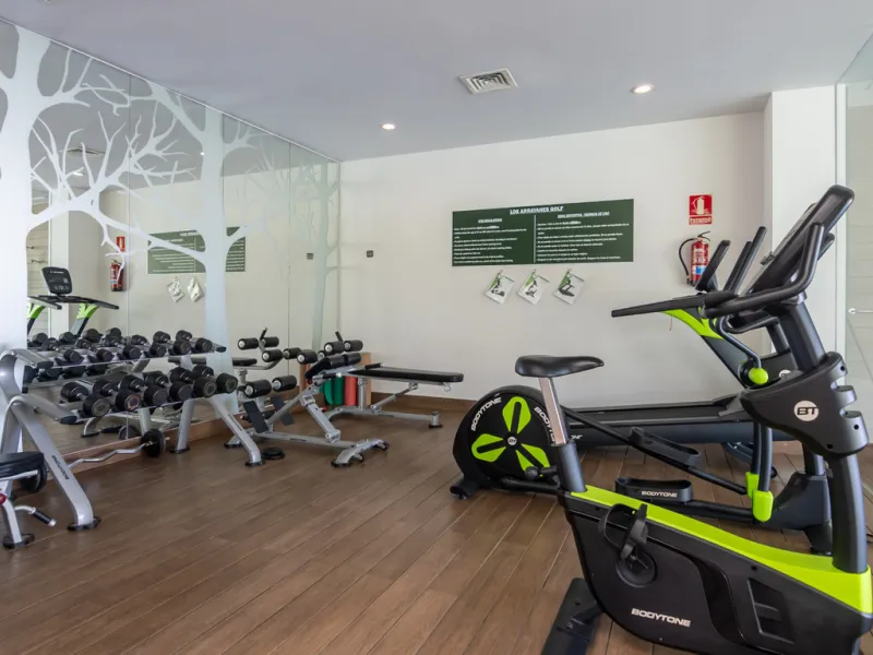 This modern apartment offers a range of features designed to enhance your living experience. The property boasts three bedrooms, each with its own en-suite bathroom, adding a touch of luxury. The apartment's west orientation allows for ample natural light