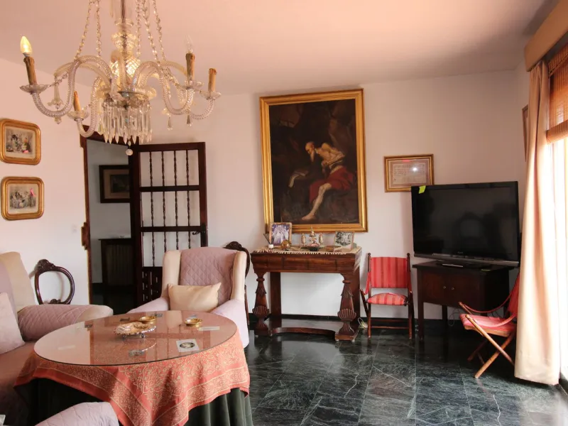 Amazing penthouse of 413 m2 resulting from the union of 4 flats on the fifth and last floor of this building.