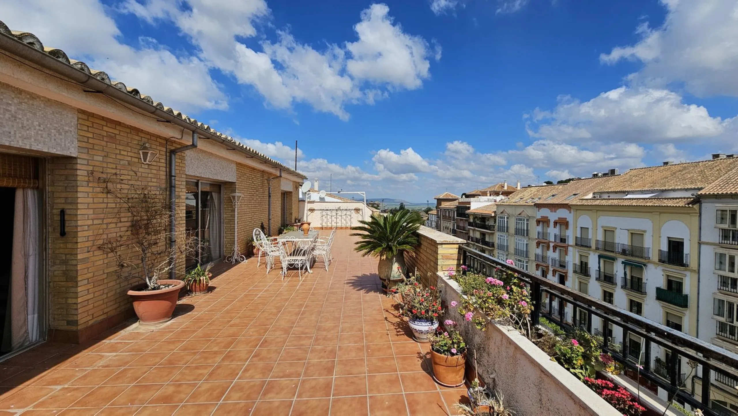 Amazing penthouse of 413 m2 resulting from the union of 4 flats on the fifth and last floor of this building.