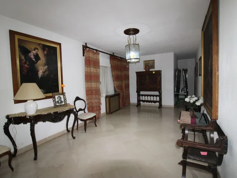 Amazing penthouse of 413 m2 resulting from the union of 4 flats on the fifth and last floor of this building.