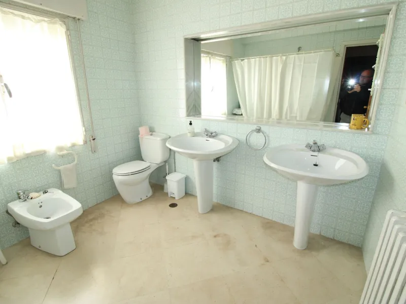 Amazing penthouse of 413 m2 resulting from the union of 4 flats on the fifth and last floor of this building.