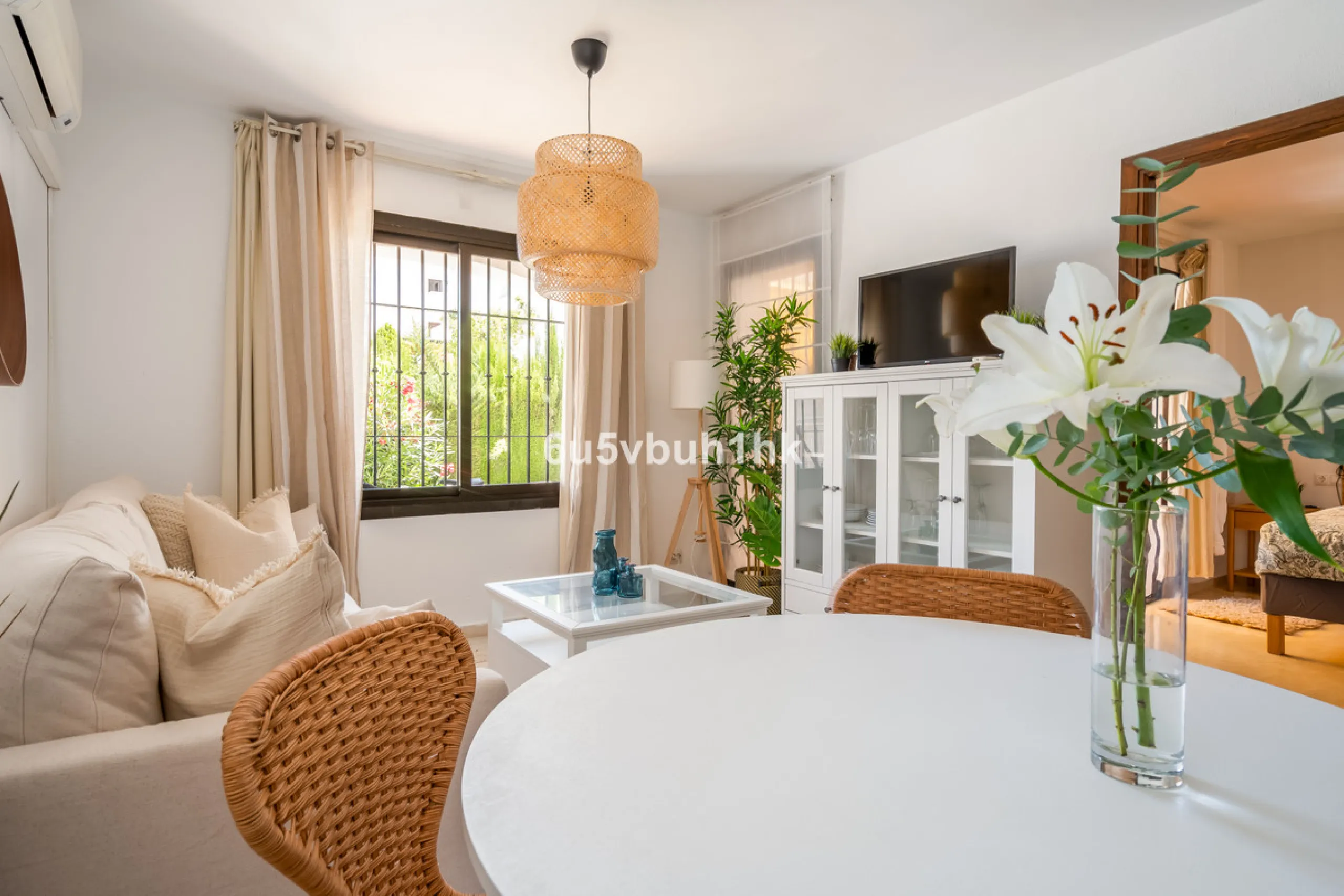 Apartment - Ground Floor Apartment в продаже в Benalmadena, Málaga. В доме 2 спален и 1 ванных комнат. Площадь дома 82 м²